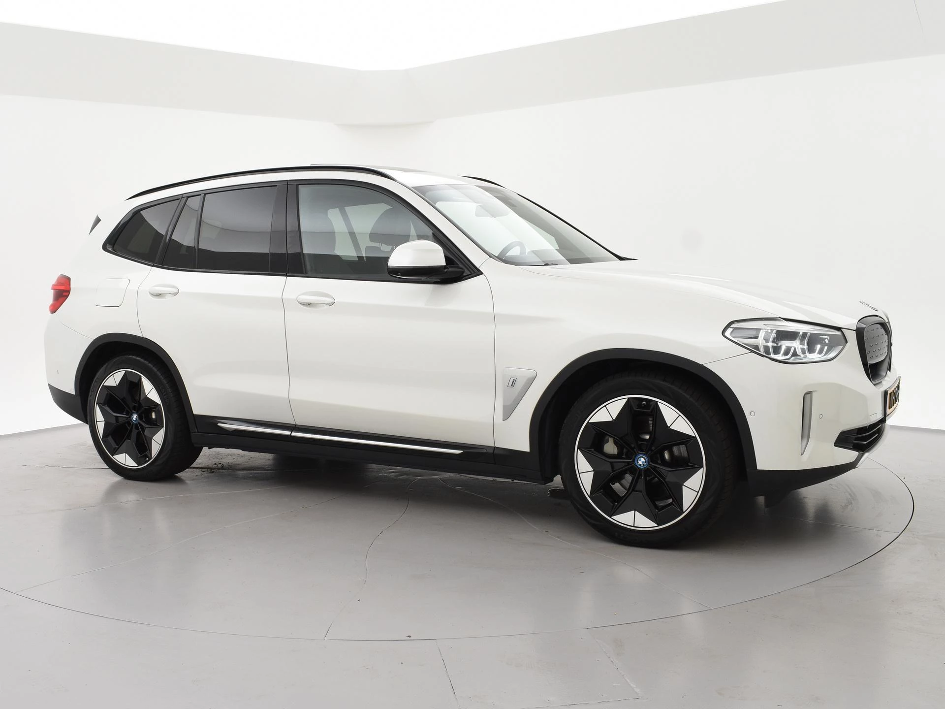 Hoofdafbeelding BMW iX3
