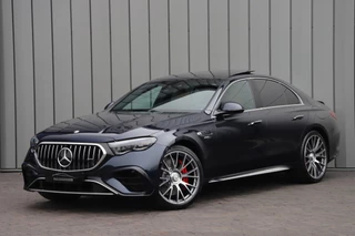 Hoofdafbeelding Mercedes-Benz E-Klasse Mercedes-Benz E-Klasse AMG 53 4MATIC+ | 612PK | Achterasbesturing | Massage | Hyperscreen | Head-up | Adapt. onderstel | Keyless-go | Burmester 4D | Digital-light | 2024.