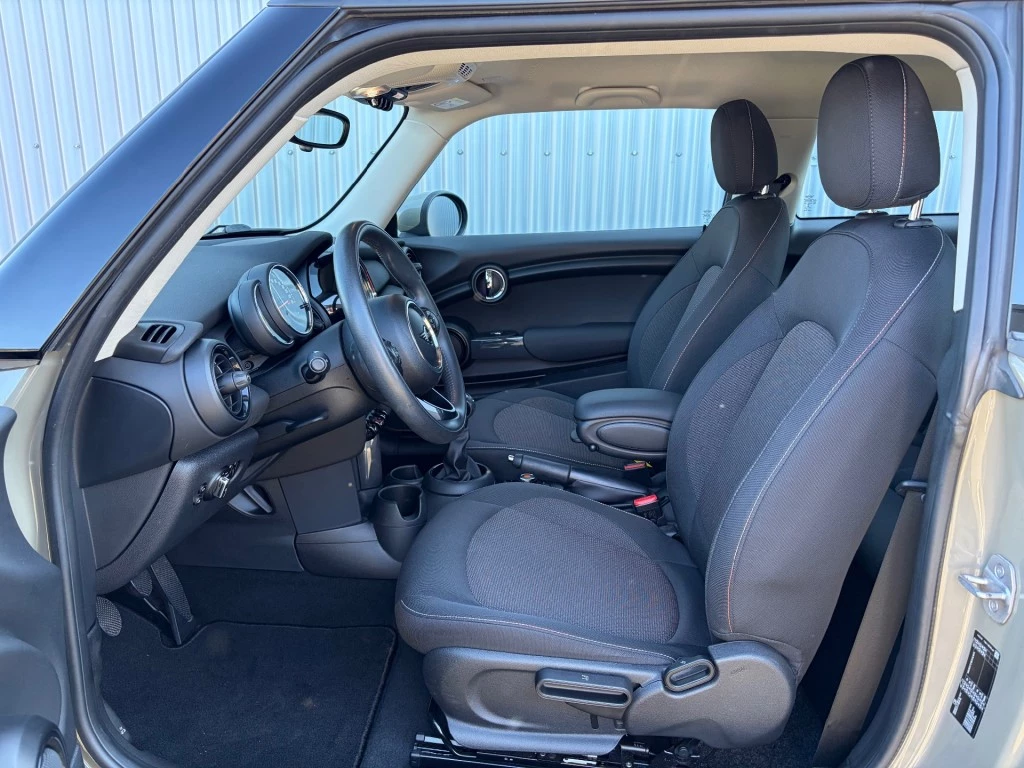 Hoofdafbeelding MINI One