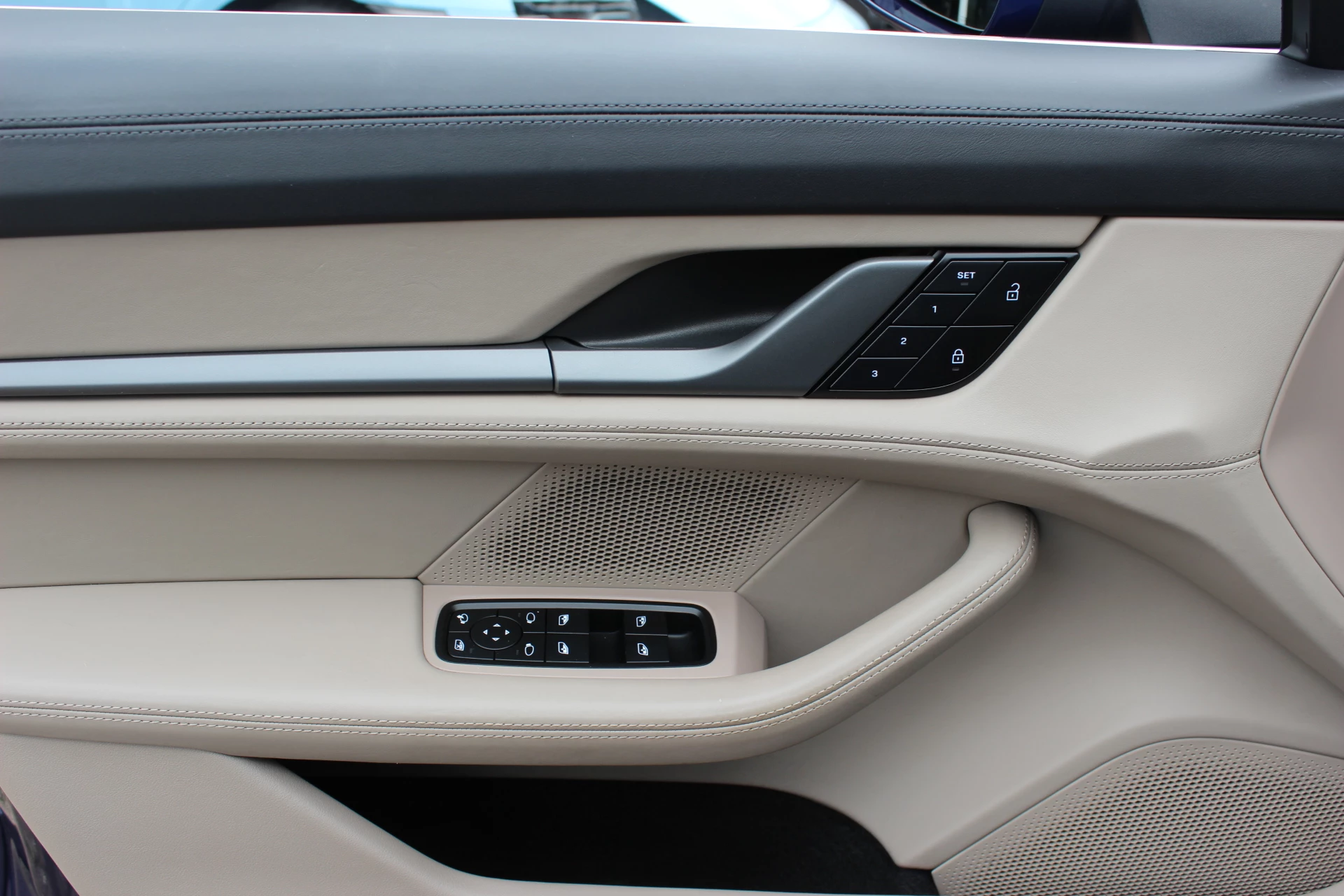 Hoofdafbeelding Porsche Taycan