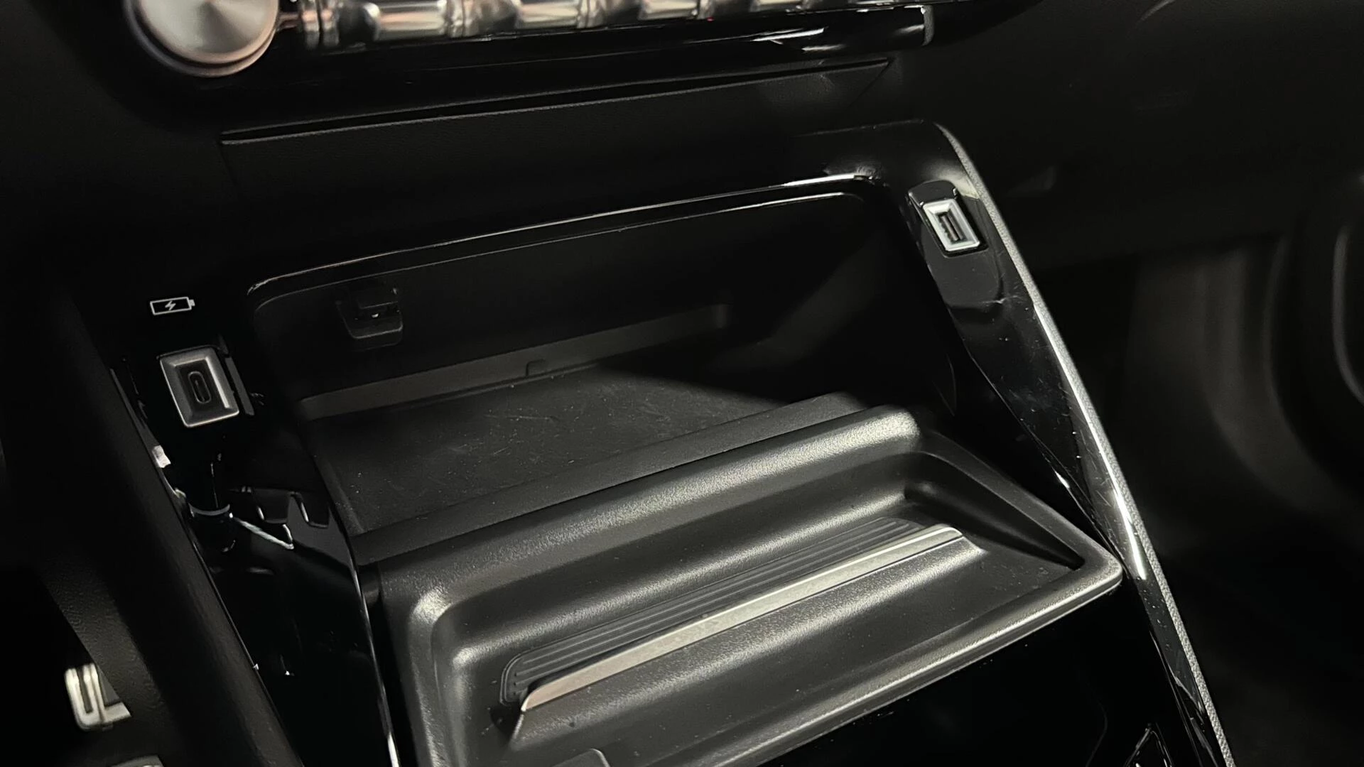 Hoofdafbeelding Peugeot e-2008