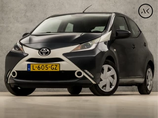 Toyota Aygo 1.0 VVT-i x-play Automaat (NAVIGATIE, BLUETOOTH, STOELVERWARMING, AIRCO, MULTIFUNCTIONEEL STUURWIEL, SPORTSTOELEN, NIEUWE APK, NIEUWSTAAT)