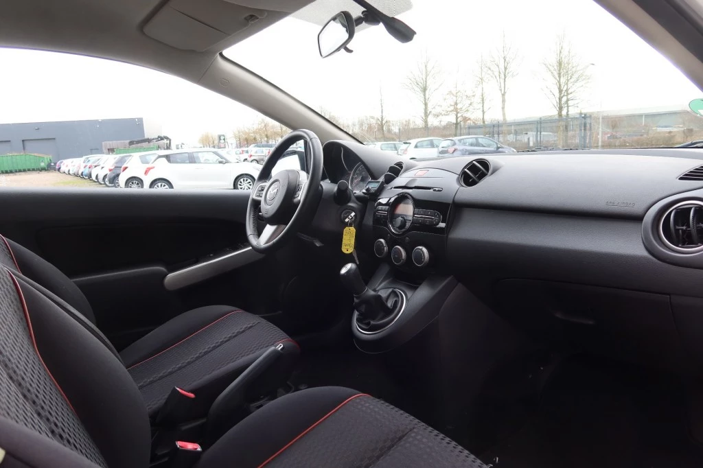 Hoofdafbeelding Mazda 2