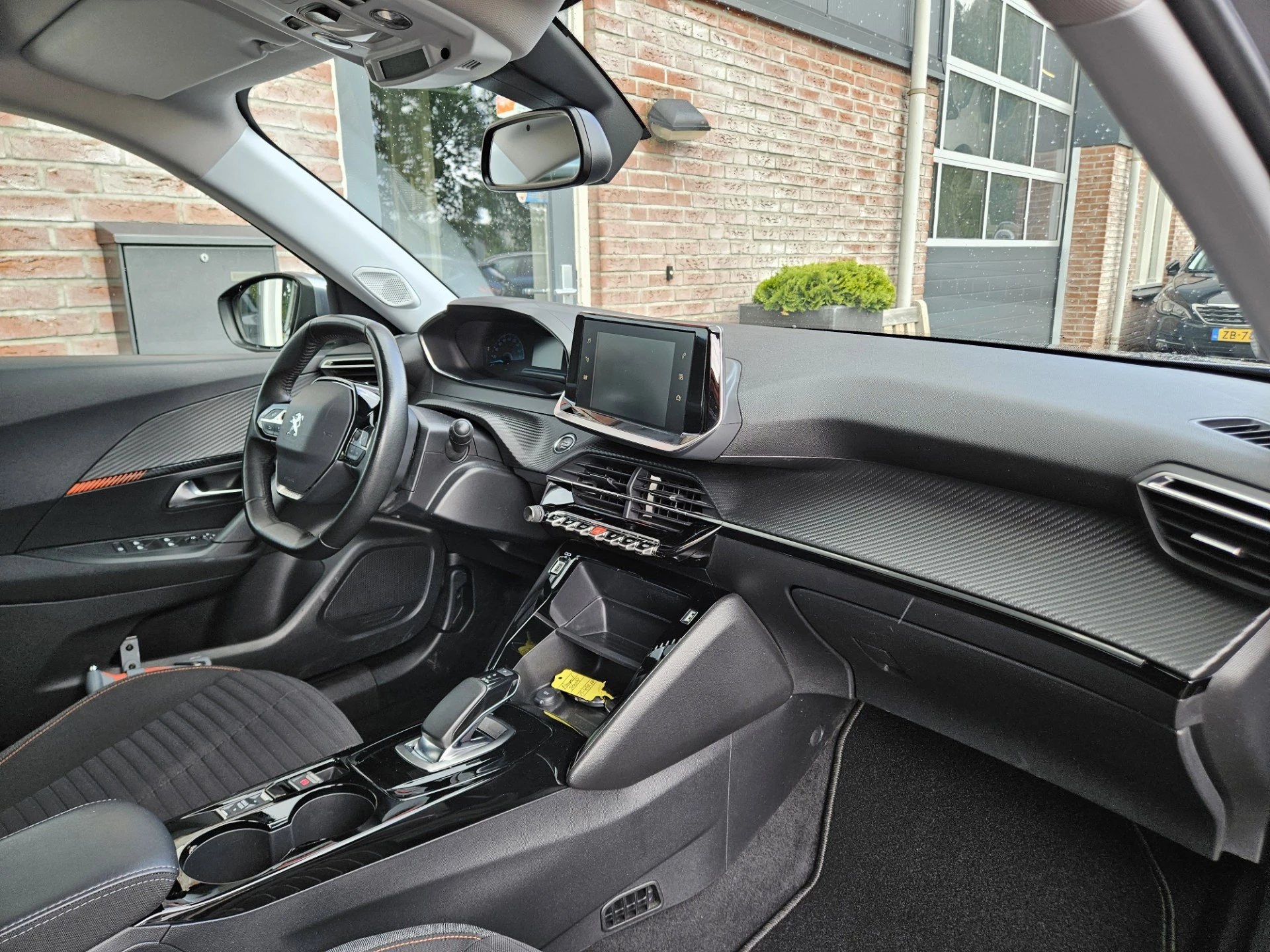 Hoofdafbeelding Peugeot e-2008