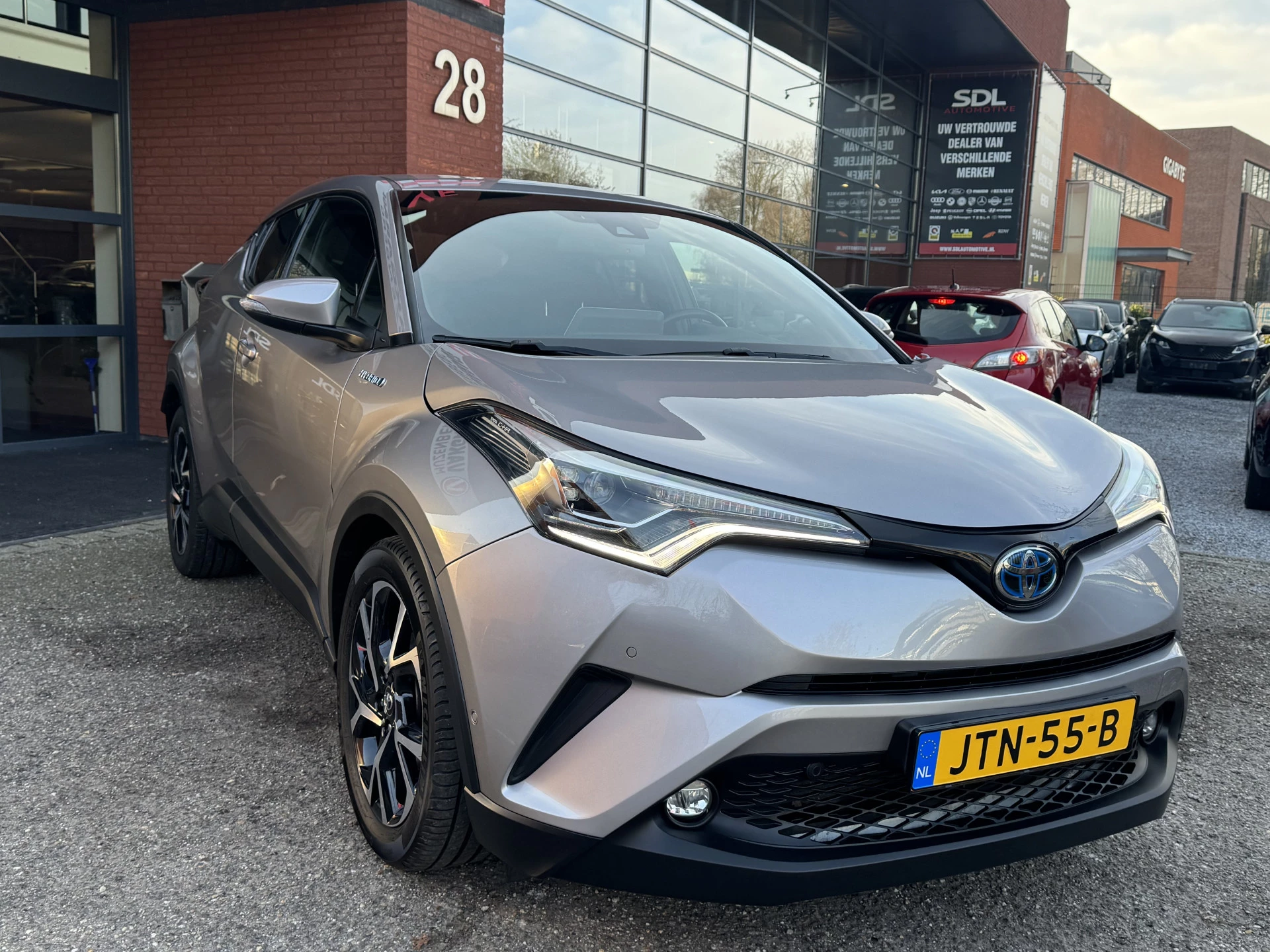 Hoofdafbeelding Toyota C-HR