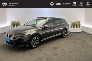 Hoofdafbeelding Volkswagen Passat Volkswagen Passat Variant GTE 1.4 TSI 218pk DSG PHEV Business | Panoramadak, Trekhaak Zwenkbaar, Adaptive Cruise Control |
