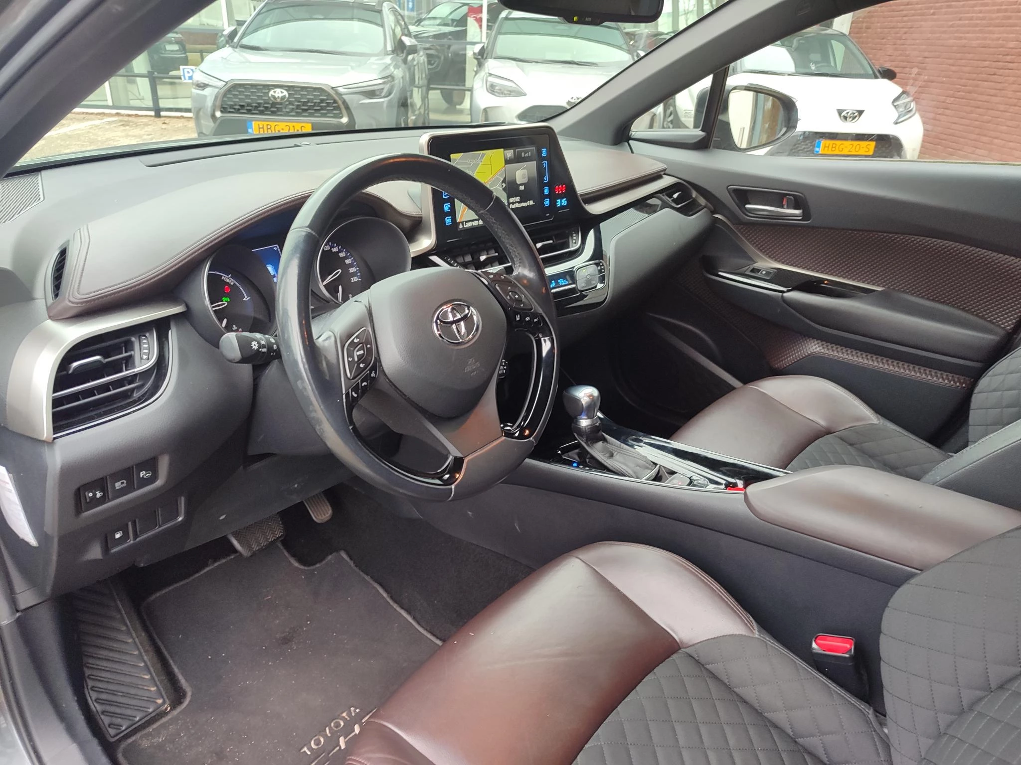 Hoofdafbeelding Toyota C-HR