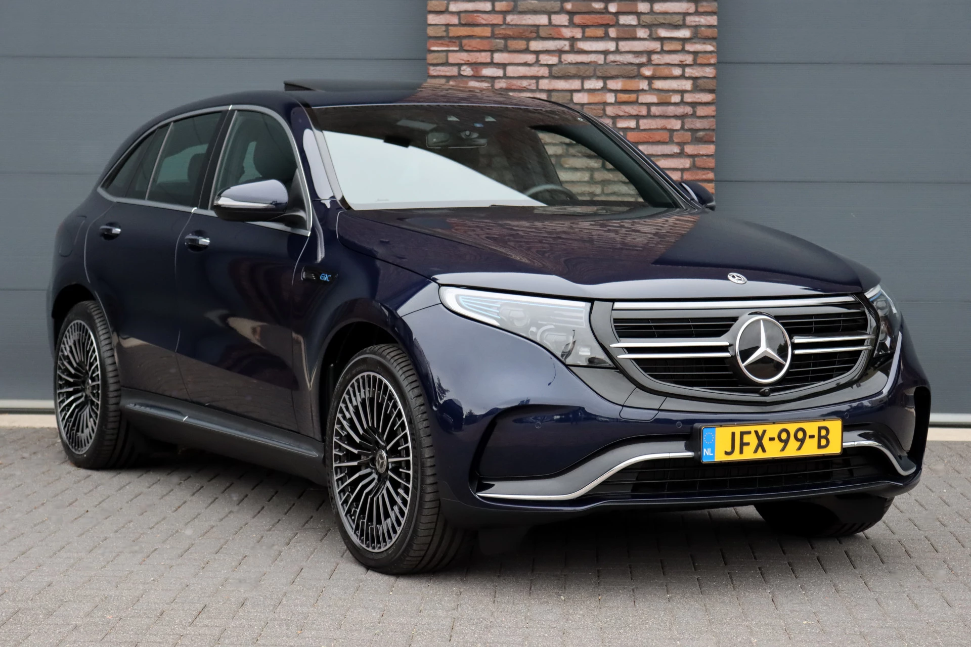 Hoofdafbeelding Mercedes-Benz EQC