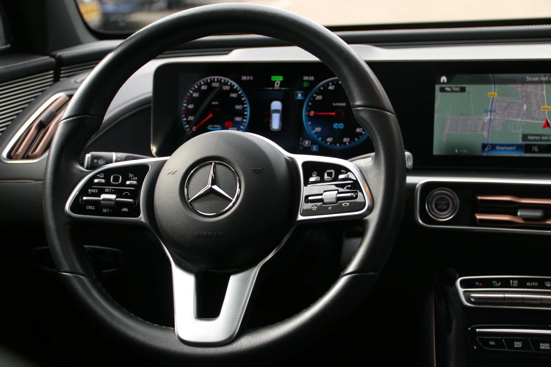 Hoofdafbeelding Mercedes-Benz EQC
