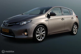 Hoofdafbeelding Toyota Auris Toyota Auris 1.8 Hybrid Executive, Stoelverwarming, Pdc voor + achter + camera, Cruise, Clima, Navigatie, Dealer onderhouden !