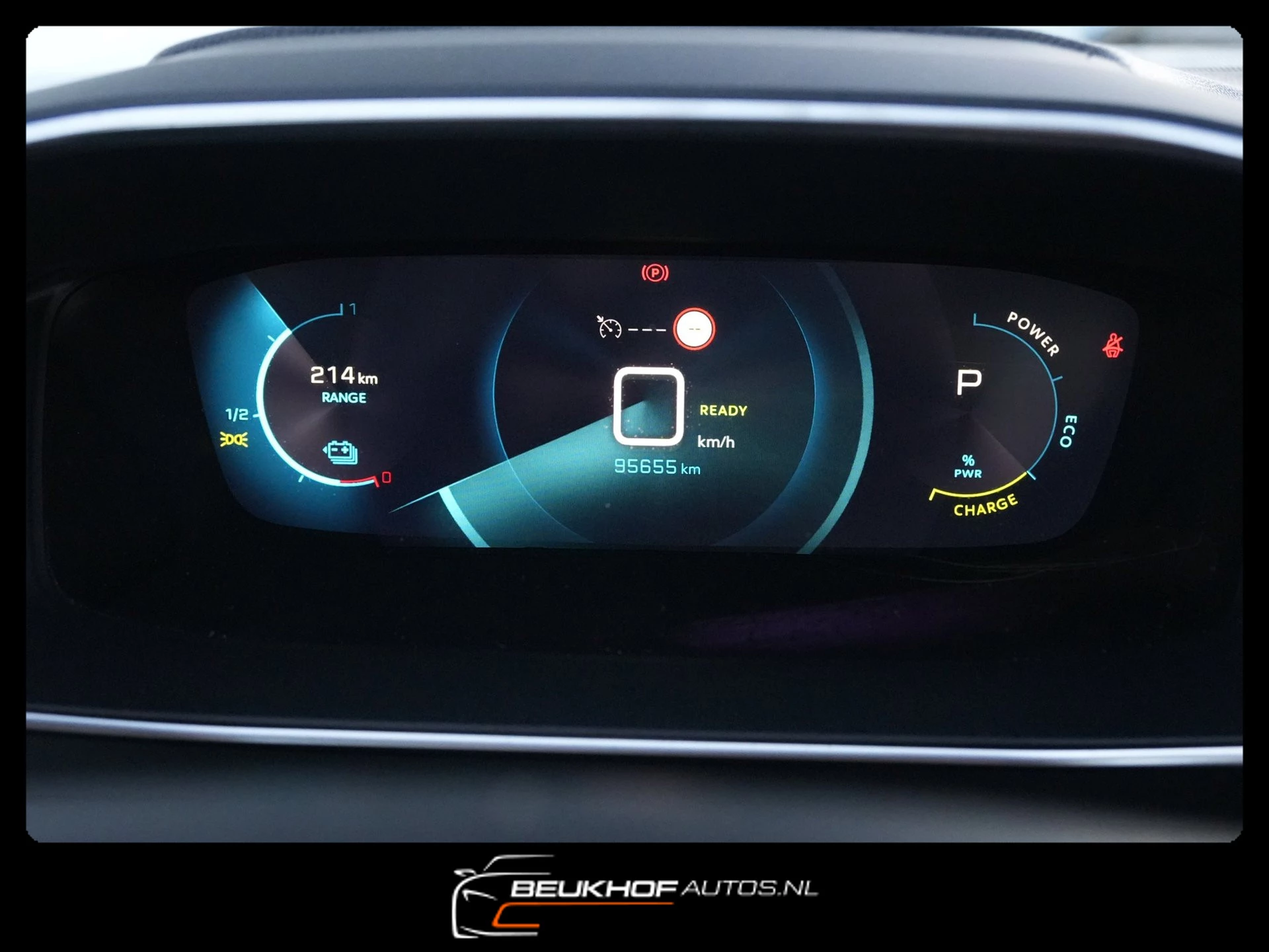 Hoofdafbeelding Peugeot e-2008