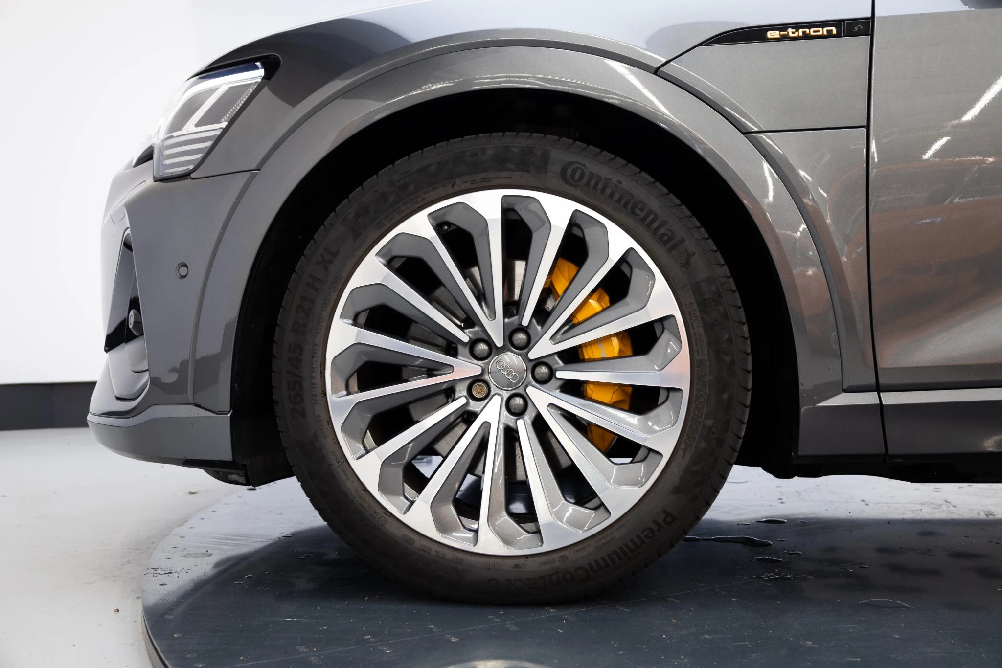 Hoofdafbeelding Audi e-tron