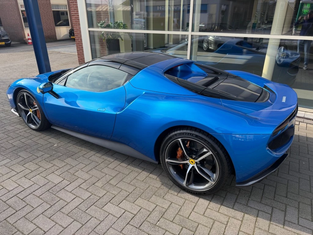 Hoofdafbeelding Ferrari 296