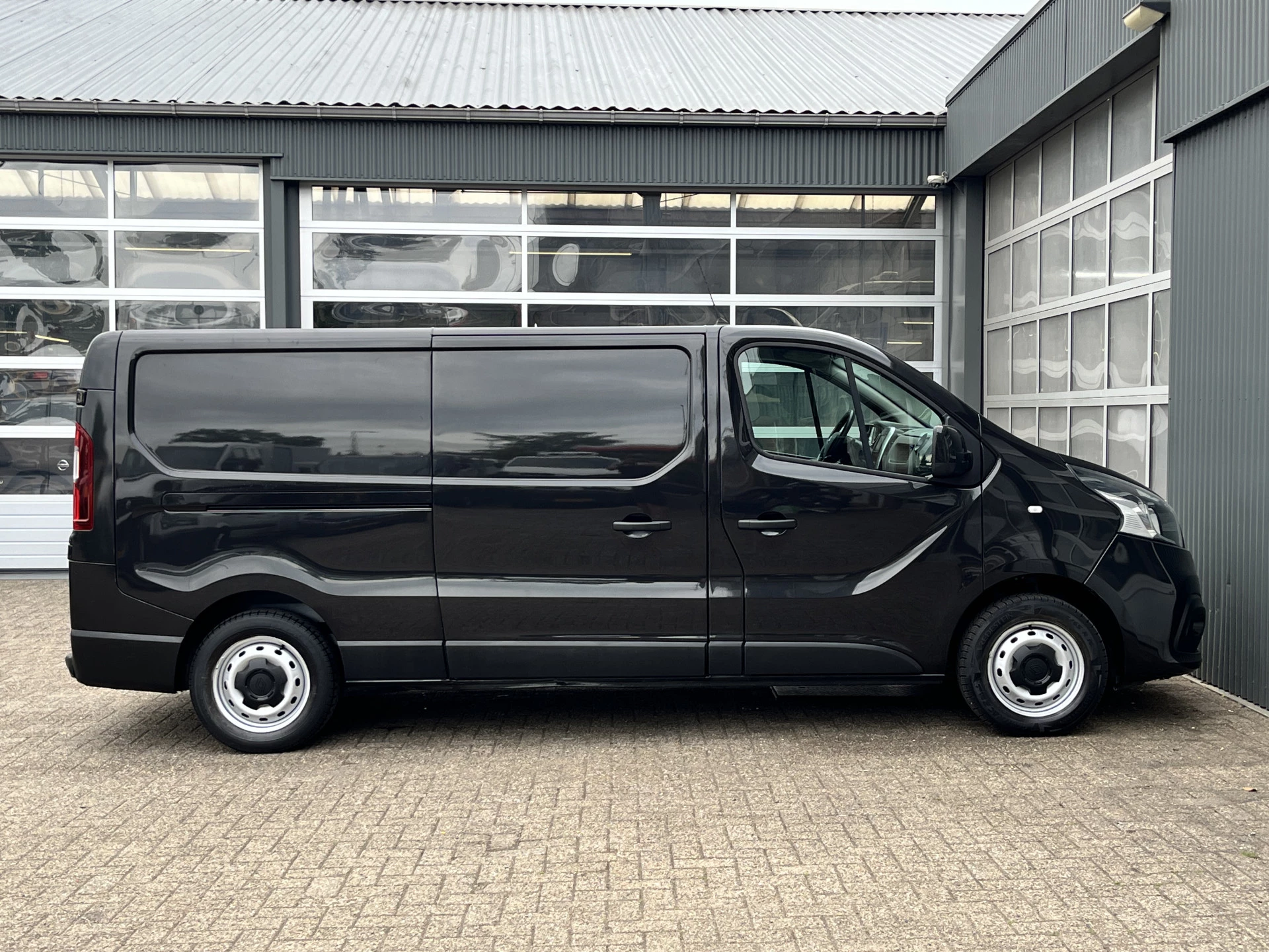 Hoofdafbeelding Nissan NV300