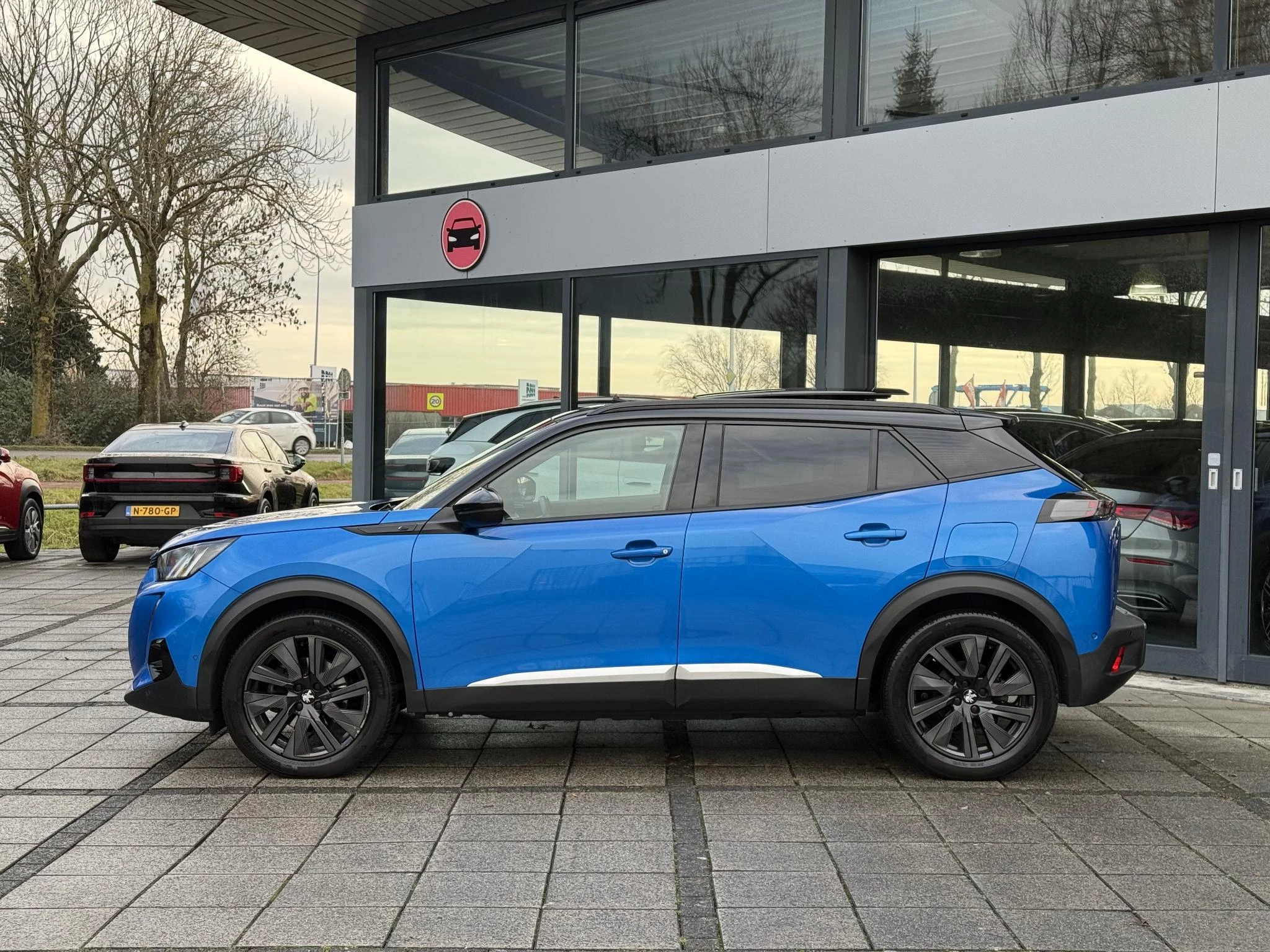 Hoofdafbeelding Peugeot e-2008