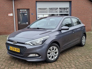 Hoofdafbeelding Hyundai i20 Hyundai i20 1.2i i-Drive Cool 5-Drs Airco NL-auto