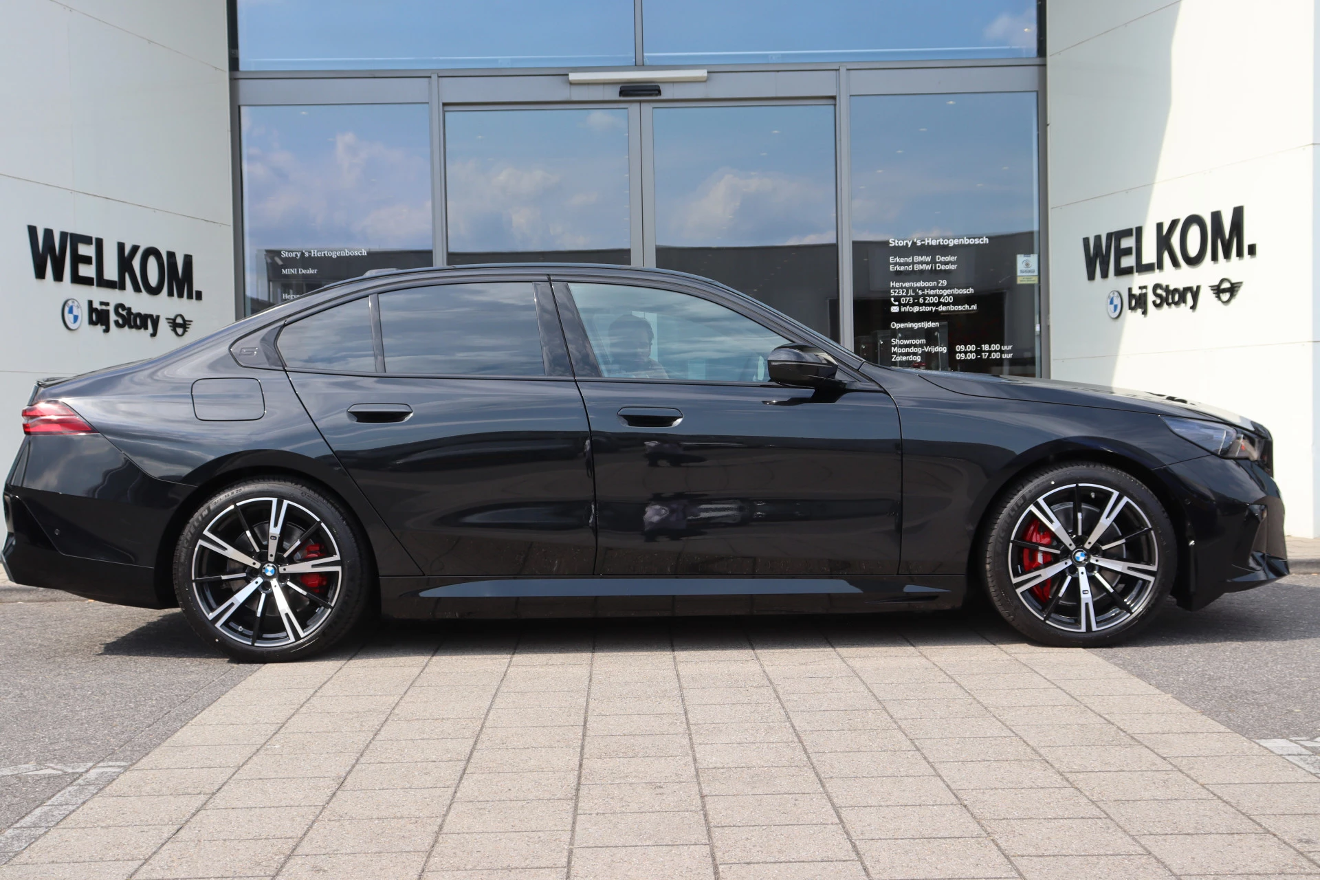 Hoofdafbeelding BMW i5