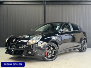 Alfa Romeo Giulietta 1.4 T Exclusive 170 PK Automaat | QV Line | Leder | Stoelverwarming | Navi | Trekhaak | Xenon | 18'' | PDC V+A