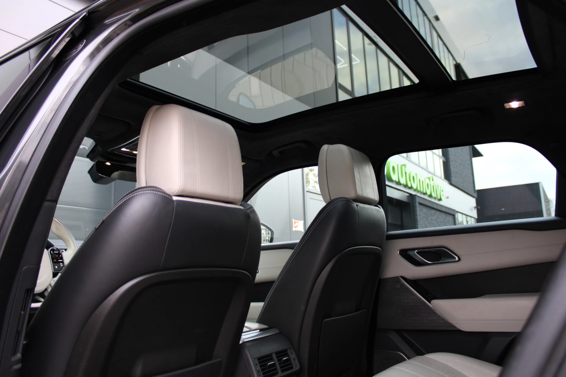 Hoofdafbeelding Land Rover Range Rover Velar