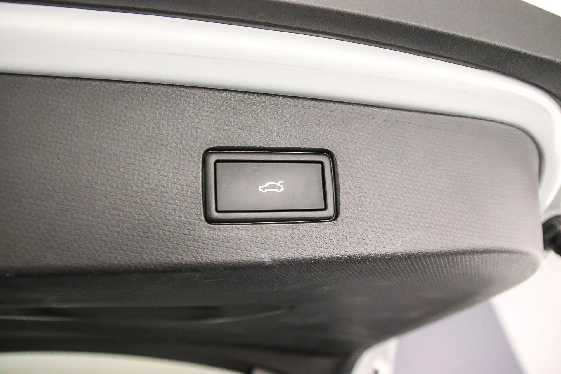 Hoofdafbeelding CUPRA Tavascan