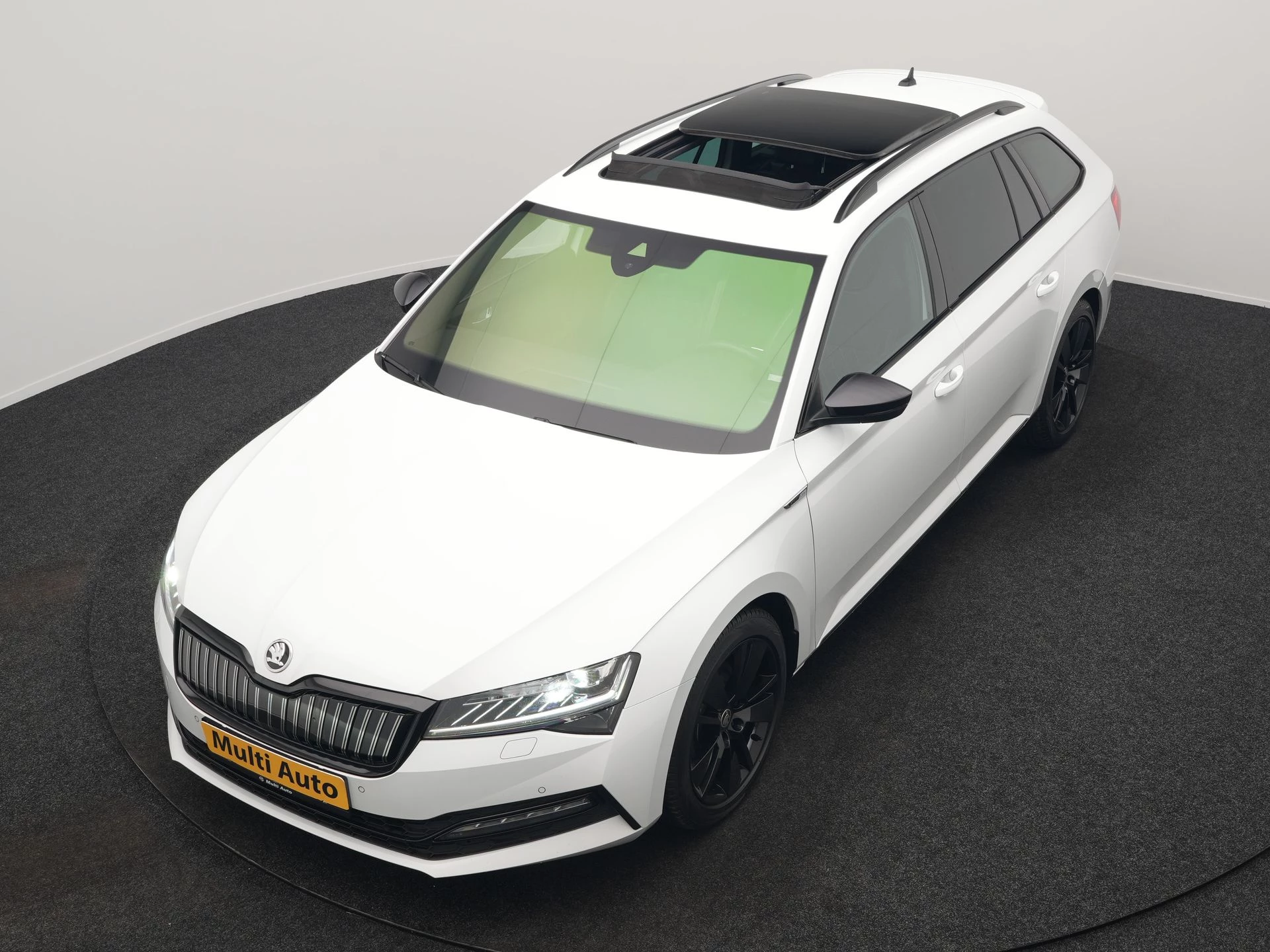 Hoofdafbeelding Škoda Superb