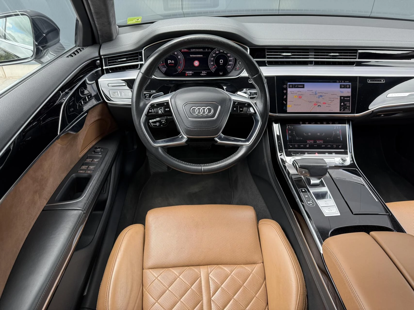 Hoofdafbeelding Audi A8
