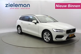 Hoofdafbeelding Volvo V60 Volvo V60 2.0 B3 Momentum Business Automaat - Carplay, Digital Cockpit