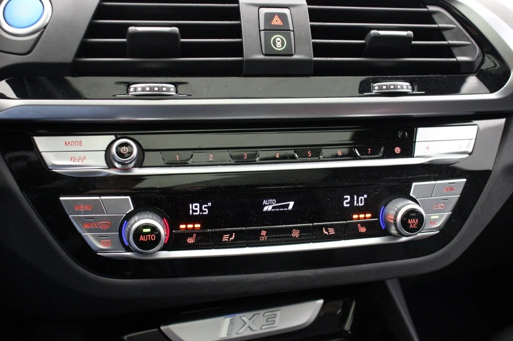 Hoofdafbeelding BMW iX3