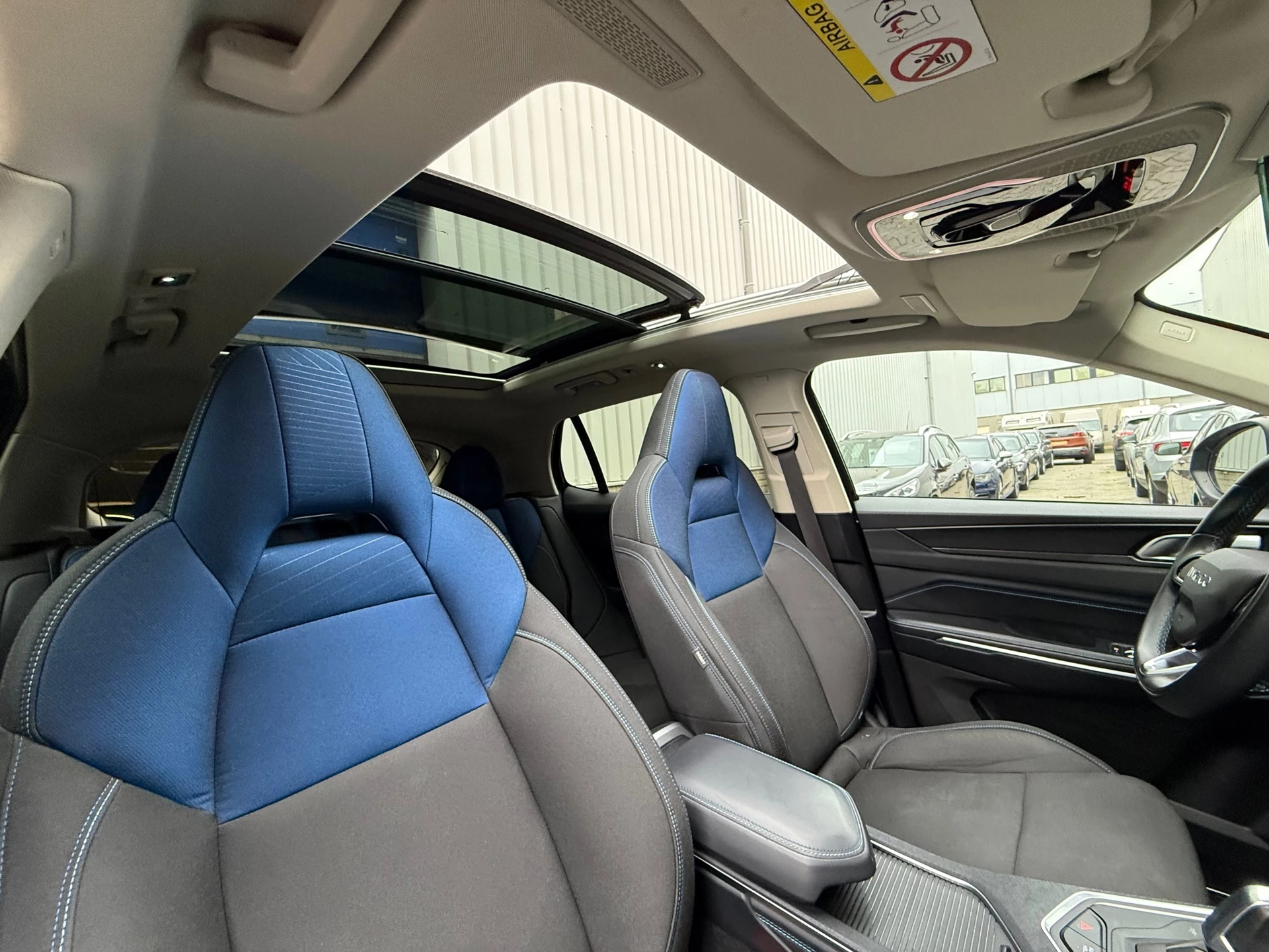 Hoofdafbeelding Lynk & Co 01