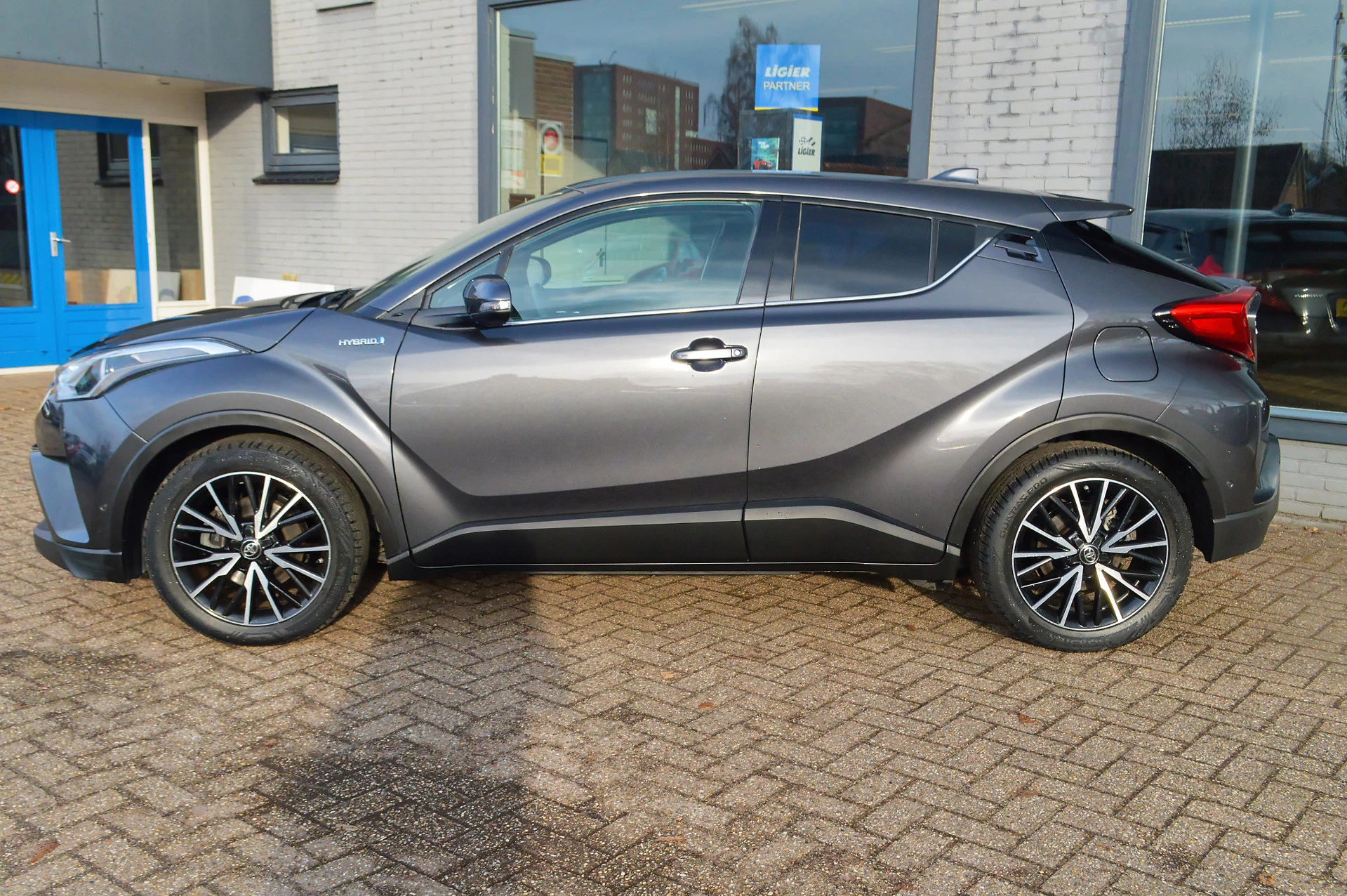 Hoofdafbeelding Toyota C-HR
