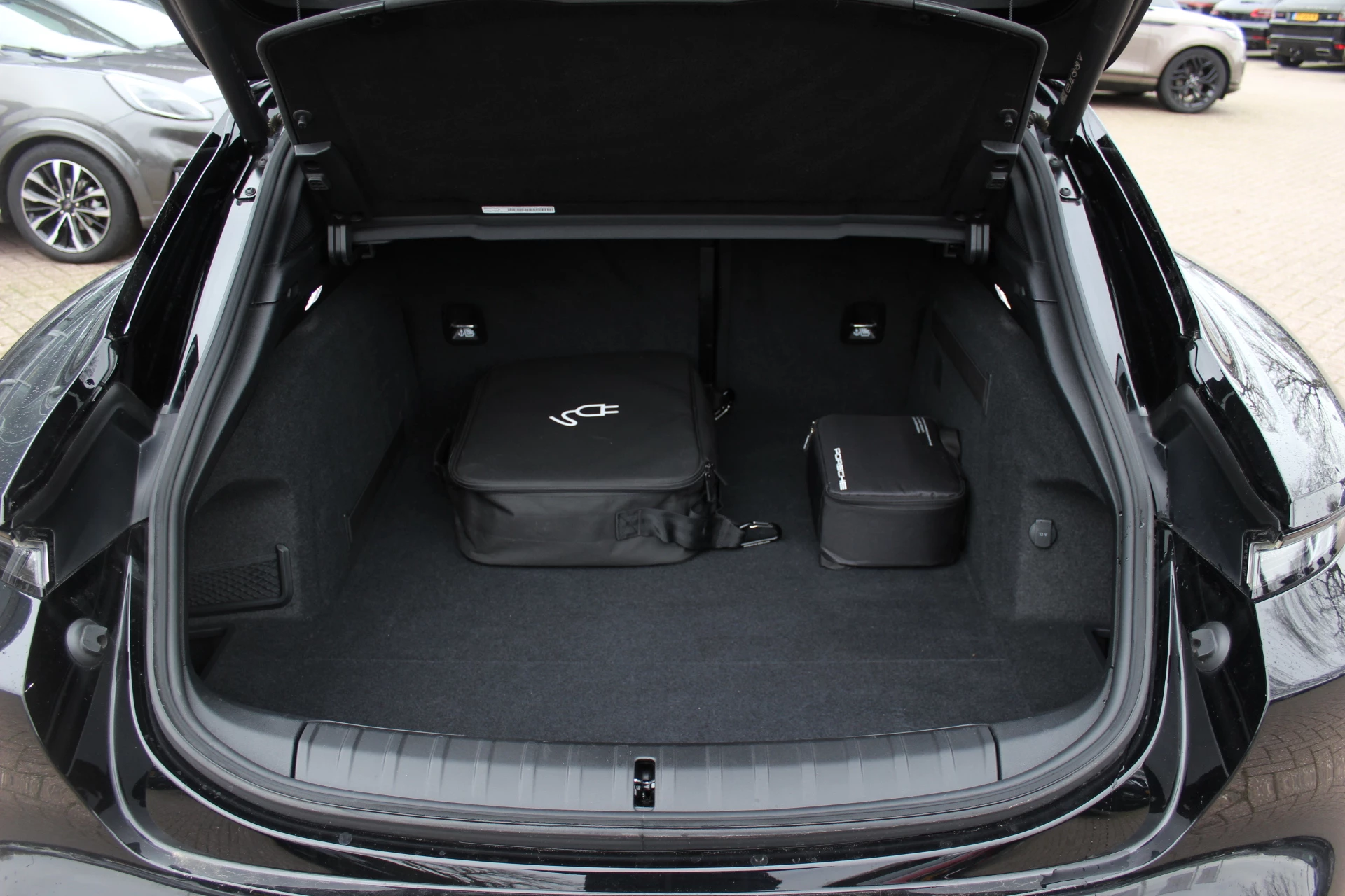 Hoofdafbeelding Porsche Taycan