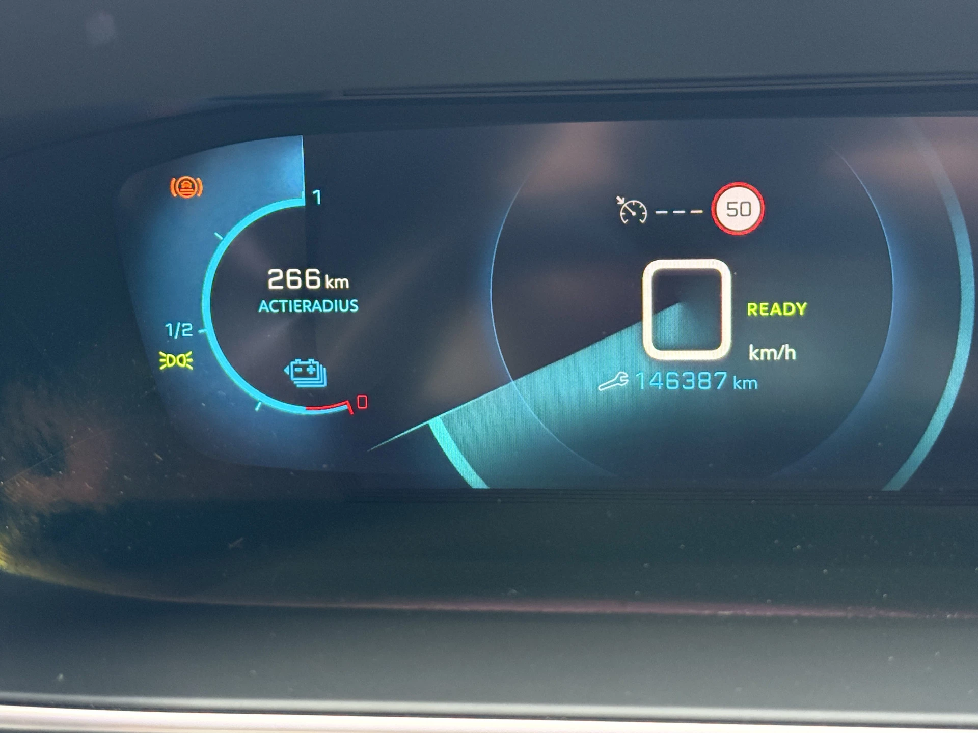 Hoofdafbeelding Peugeot e-208