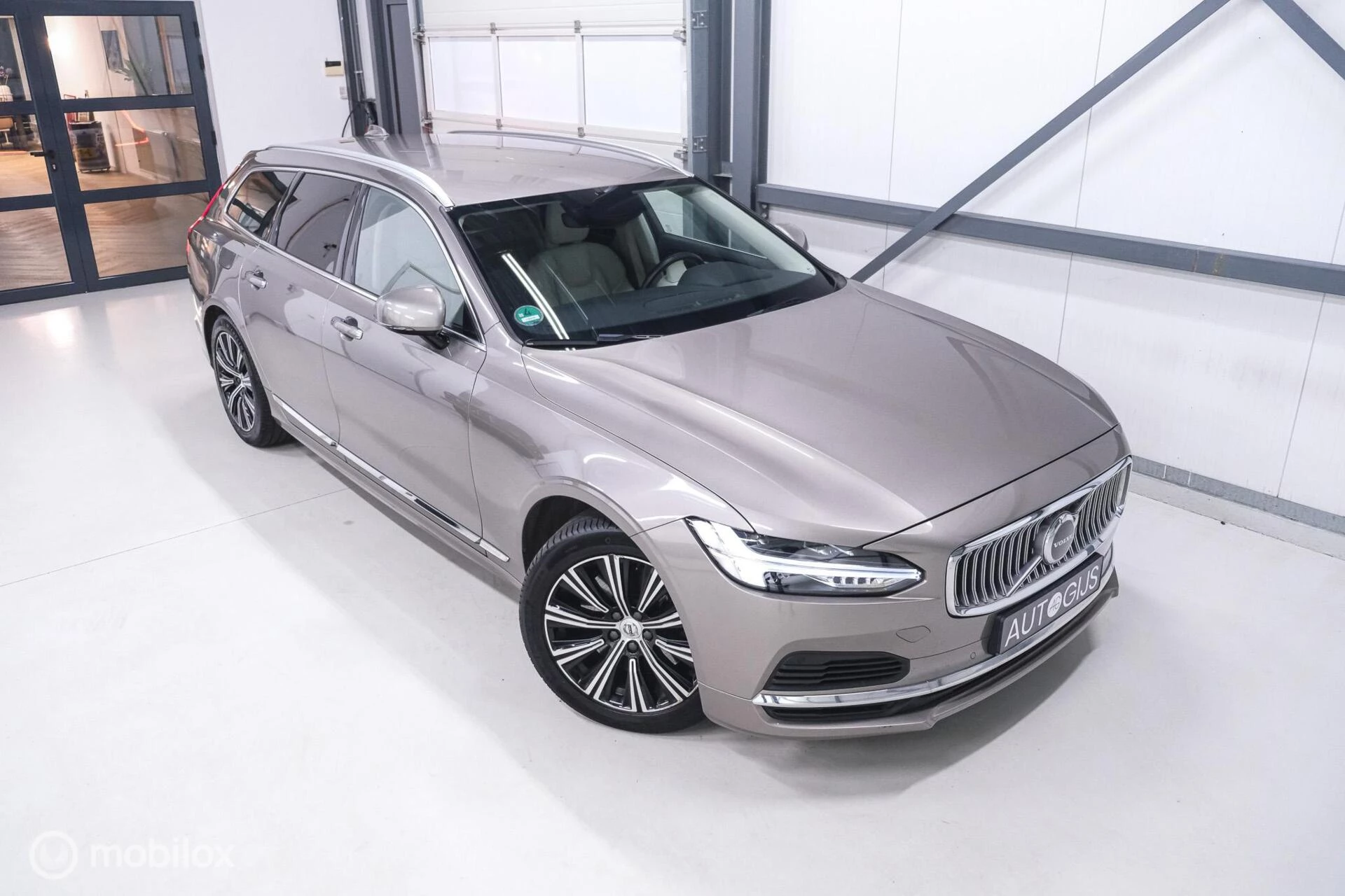 Hoofdafbeelding Volvo V90