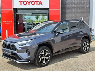 Hoofdafbeelding Toyota RAV4 Toyota RAV4 2.5 Plug-in Hybrid AWD Bi-Tone Plus ELEK. ACHTERKLEP NAVIGATIE JBL-AUDIO STOELVERWARMING & -VERKOELING STUUR- EN VOORRUITVERWARMING