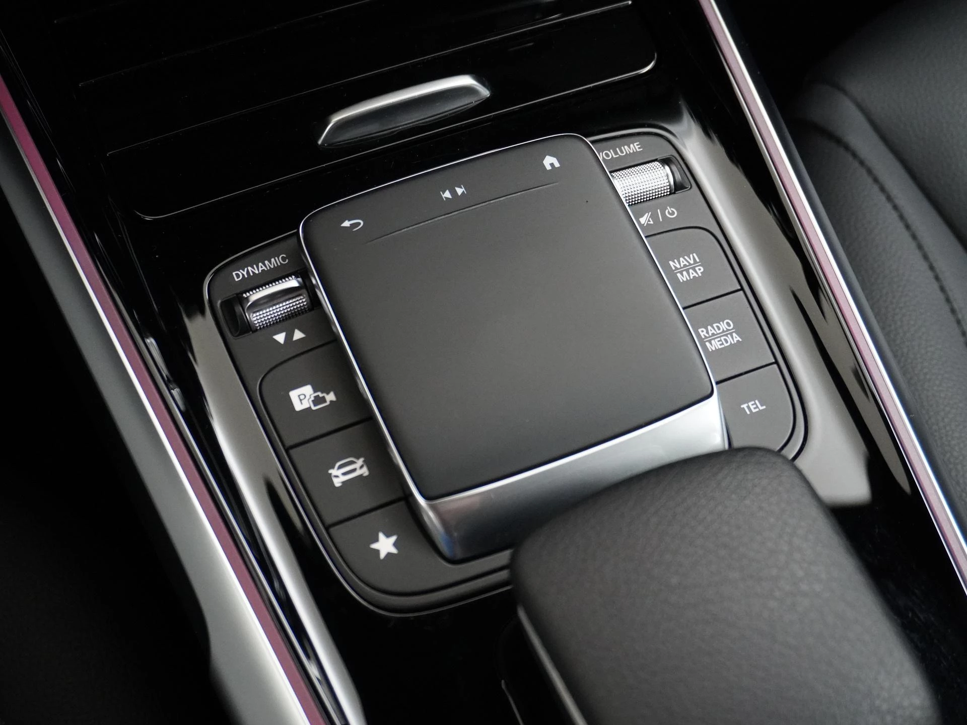 Hoofdafbeelding Mercedes-Benz EQB