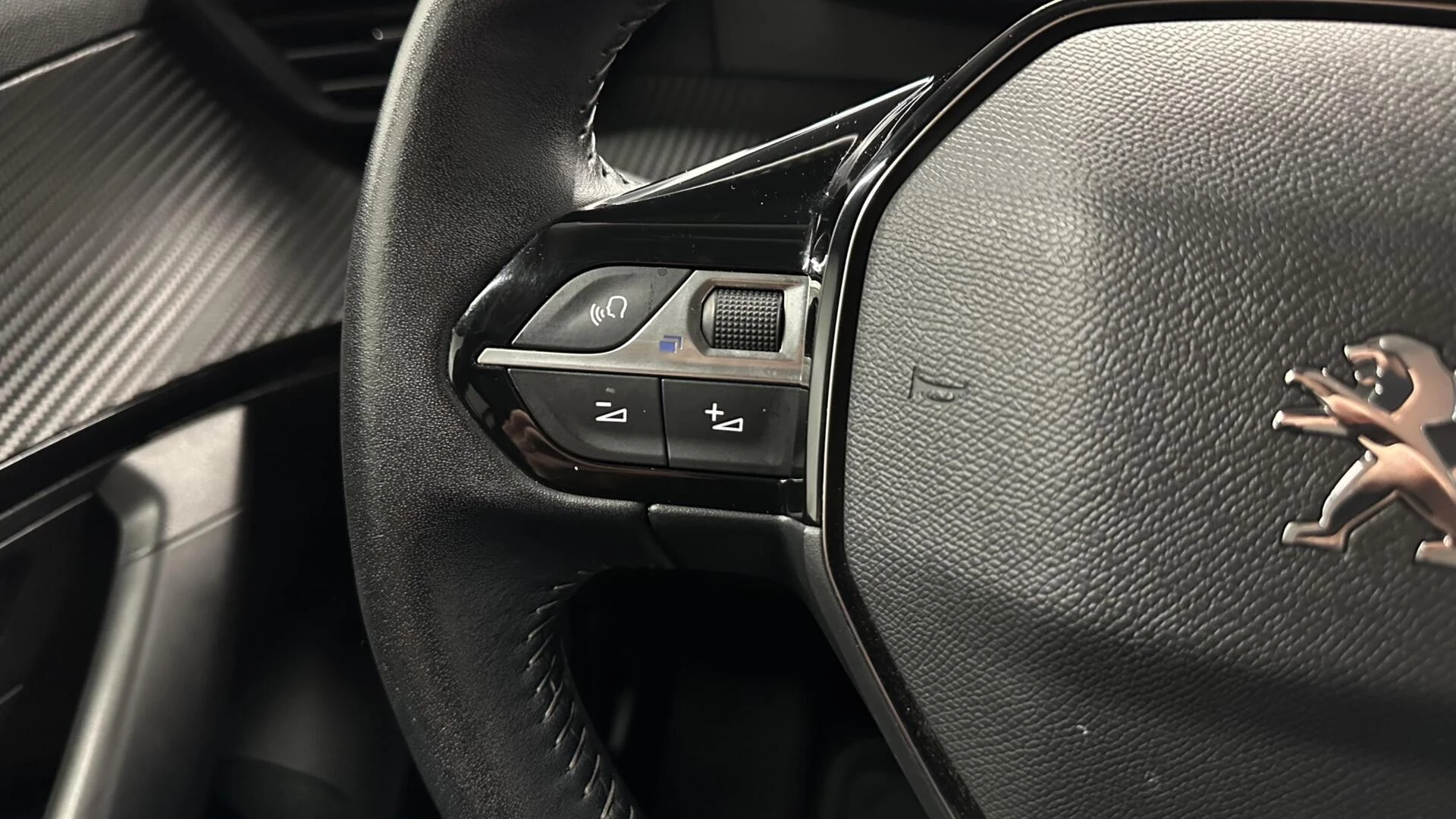 Hoofdafbeelding Peugeot e-2008