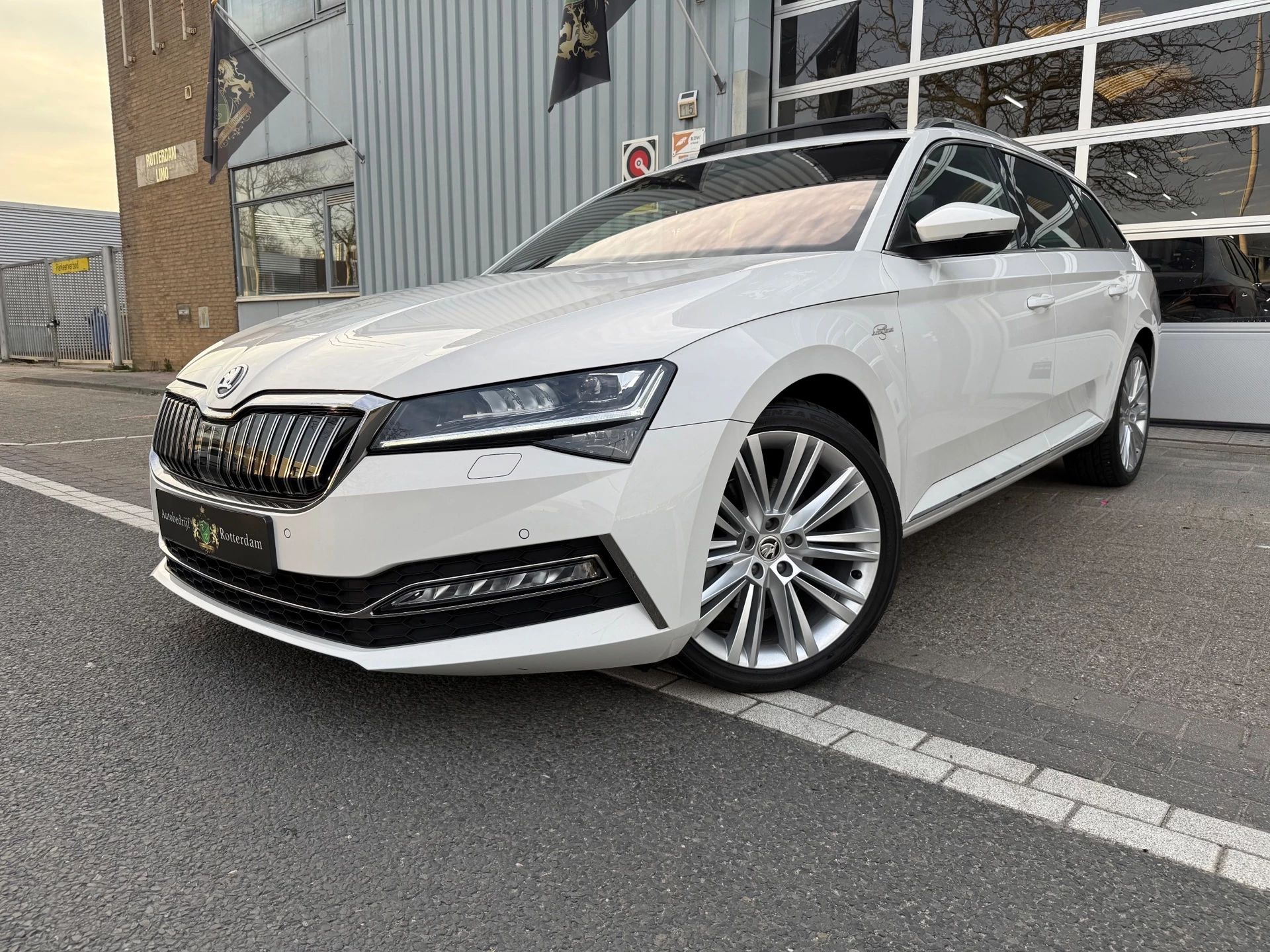 Hoofdafbeelding Škoda Superb