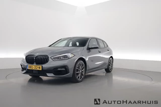 Hoofdafbeelding BMW 1 Serie BMW 1 Serie 120i | CarPlay | Navi | PDC V+A | Stoel-Stuurver. | Cruise