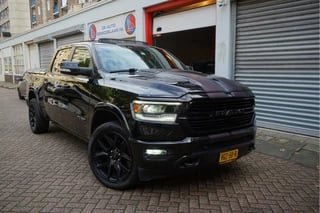 Hoofdafbeelding Dodge Ram 1500 Dodge Ram 1500 5.7 V8 4x4 Crew Cab Laramie Sport Night | PANO | HK | 360 | 4x stoel- en stuurverwarming | Stoelventilatie | APPLE | 22inch | Bypass klep | Keyless