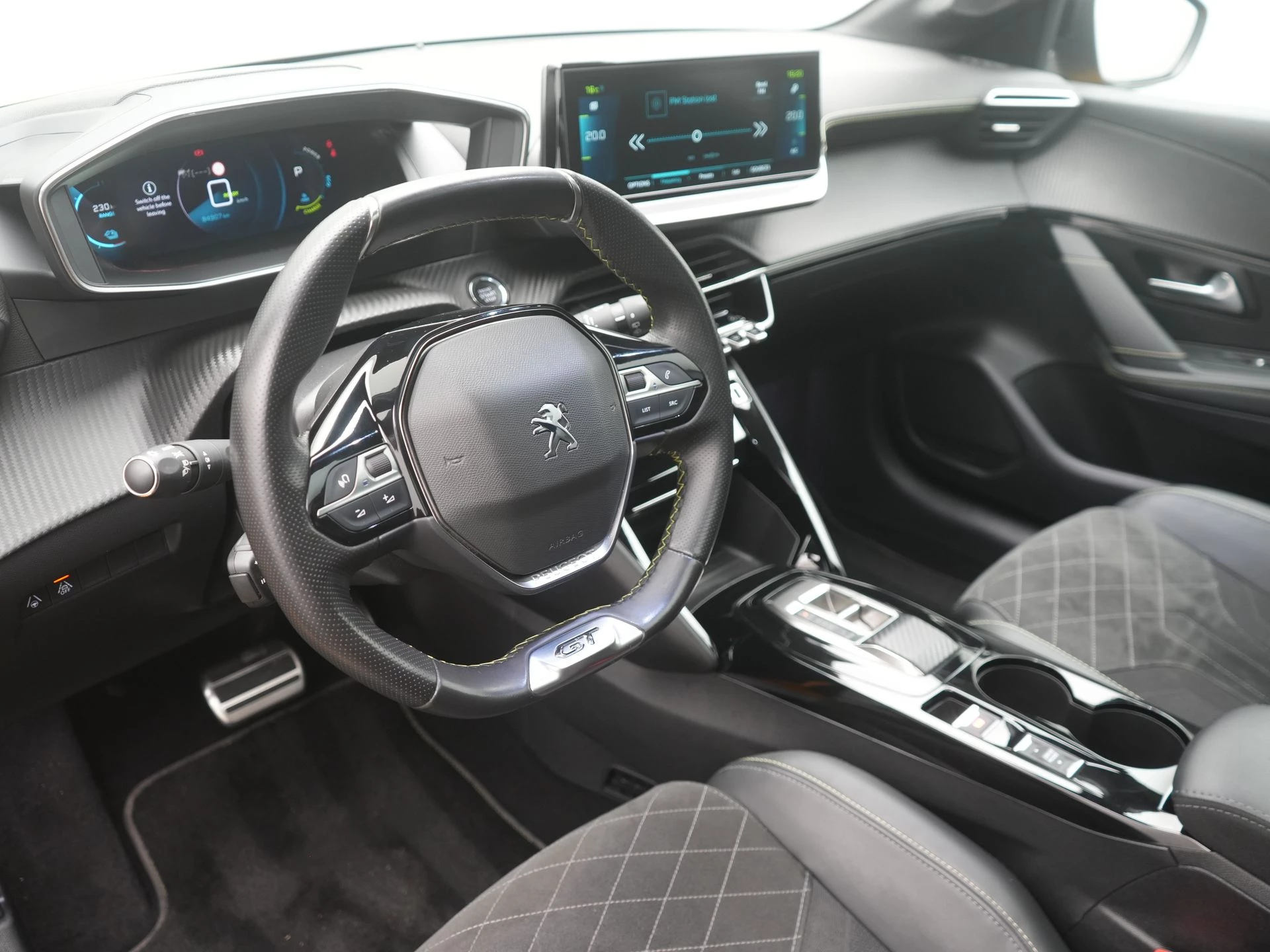 Hoofdafbeelding Peugeot e-208