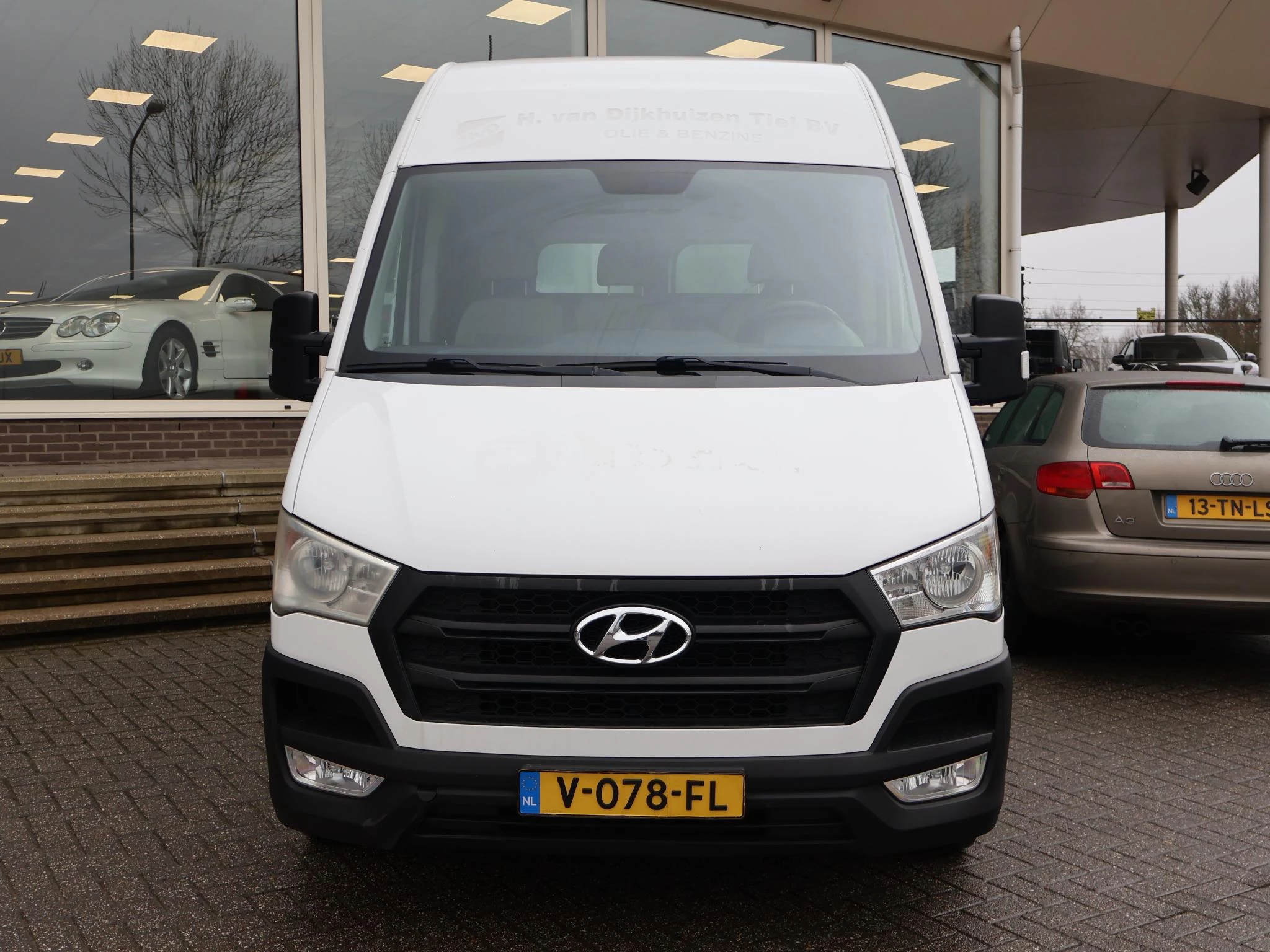 Hoofdafbeelding Hyundai H350