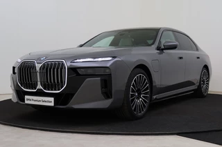 BMW 7 Serie 750e xDrive M Sport Automaat / Panoramadak Sky Lounge / Trekhaak / Massagefunctie / Bowers & Wilkins / Parking Assistant Professional / Executive Lounge Seating