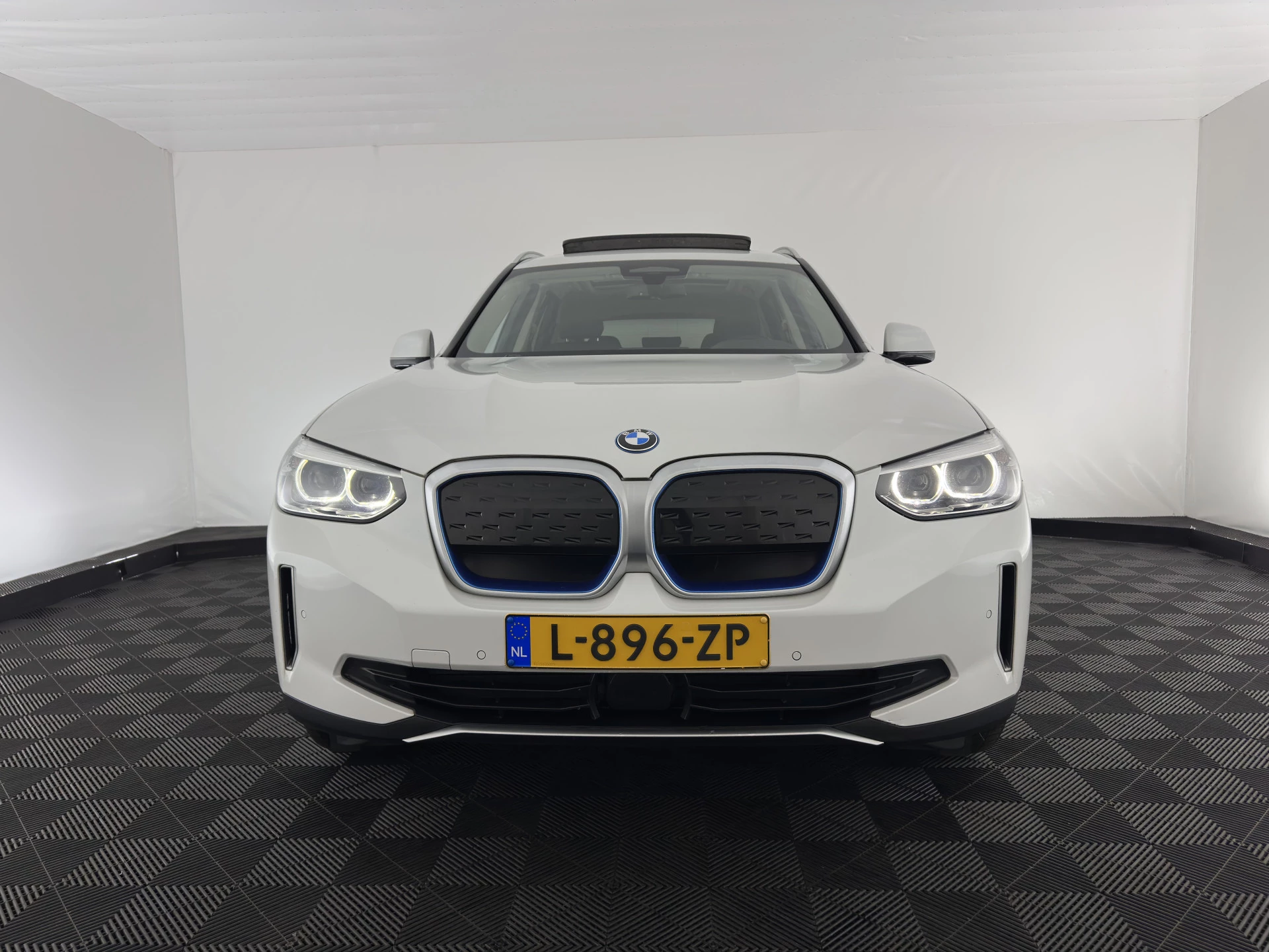 Hoofdafbeelding BMW iX3