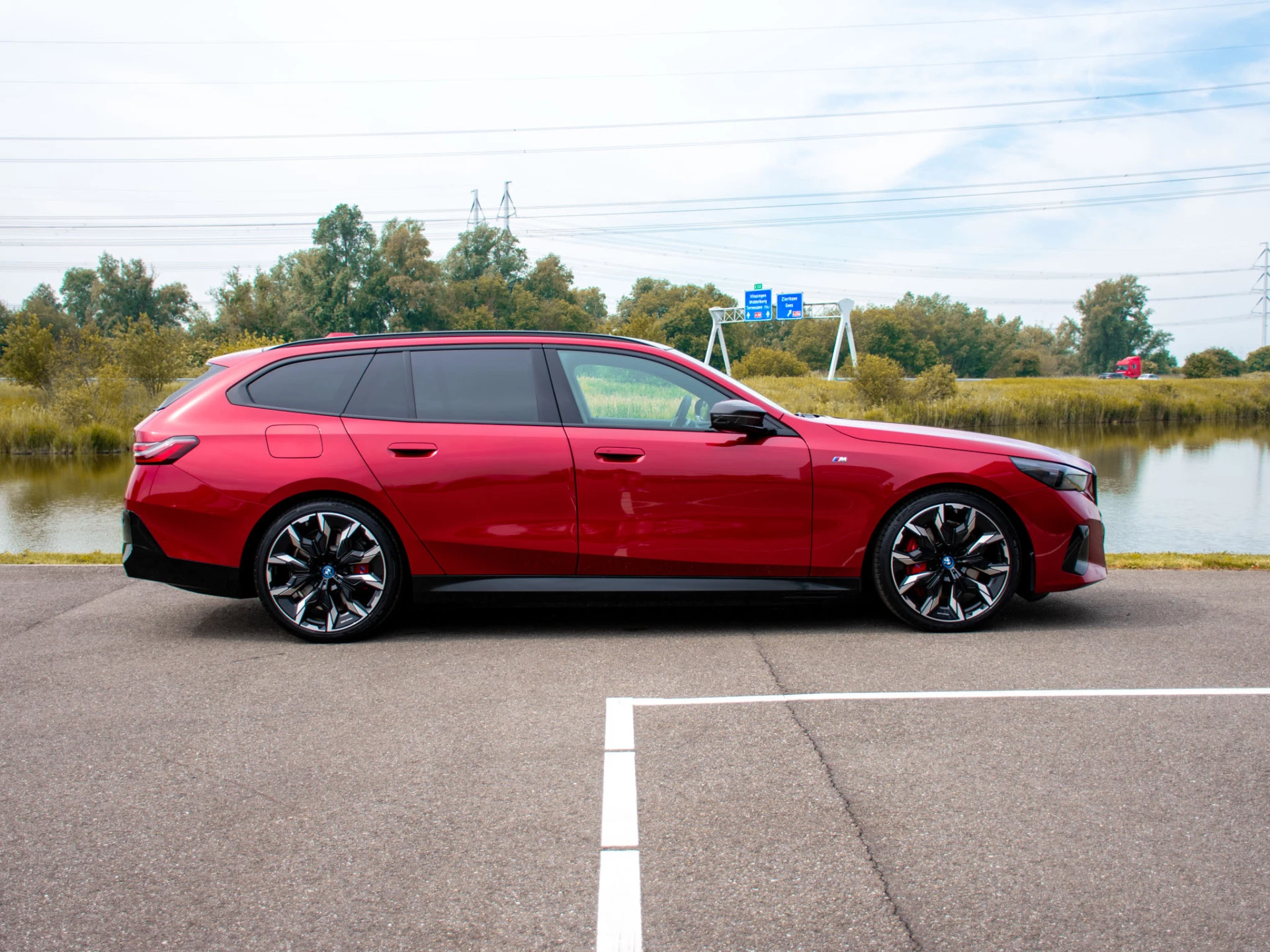 Hoofdafbeelding BMW i5