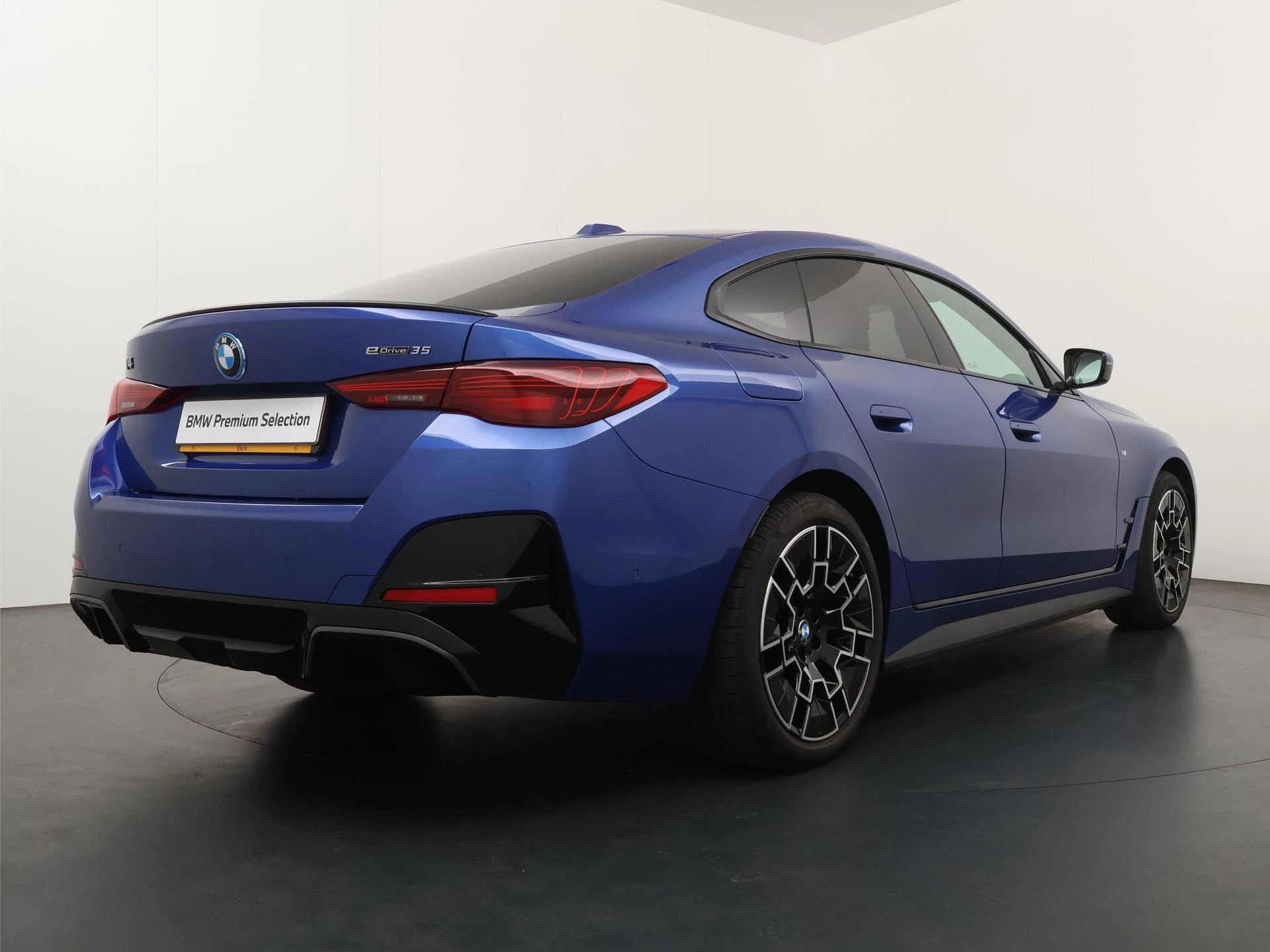 Hoofdafbeelding BMW i4
