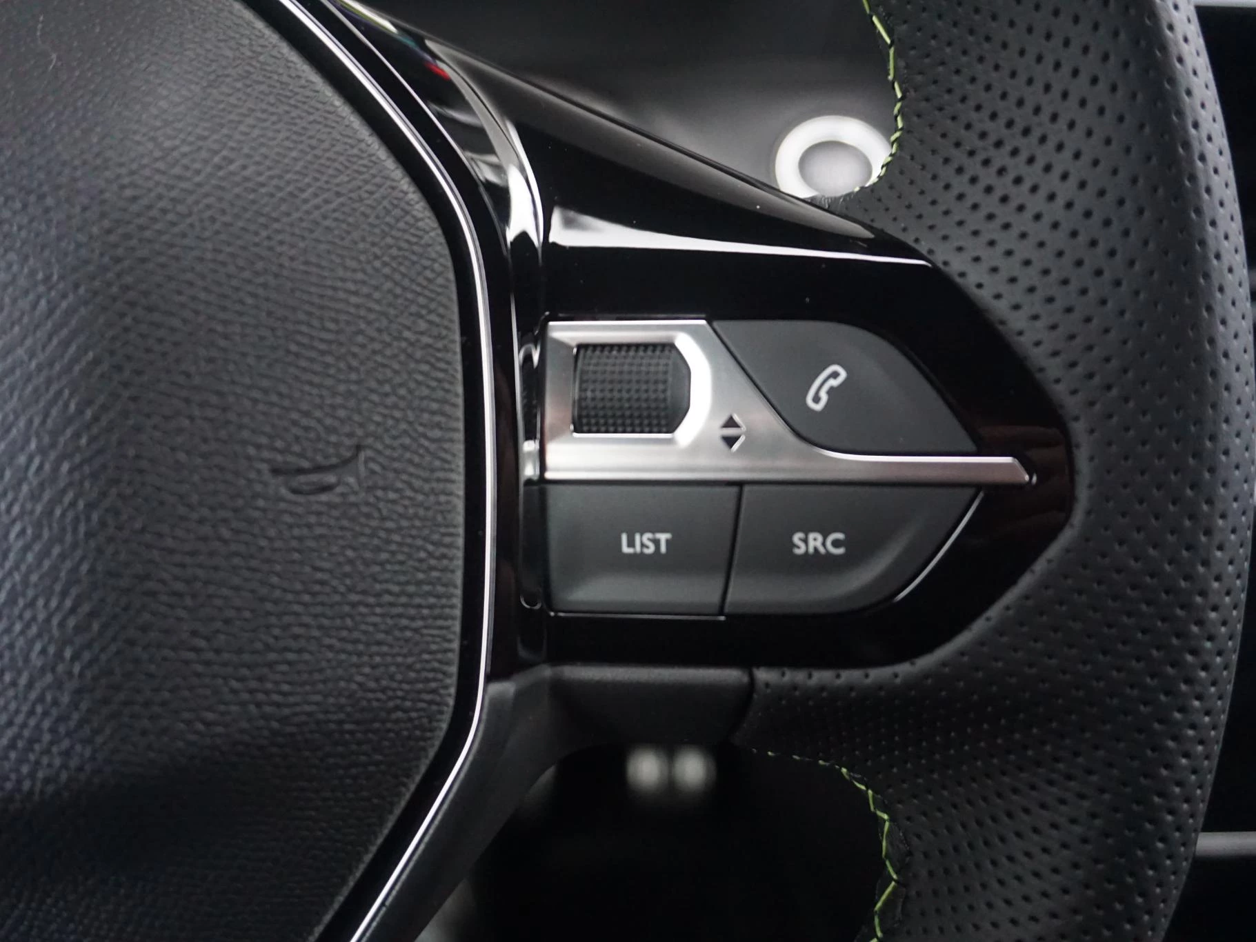 Hoofdafbeelding Peugeot e-208