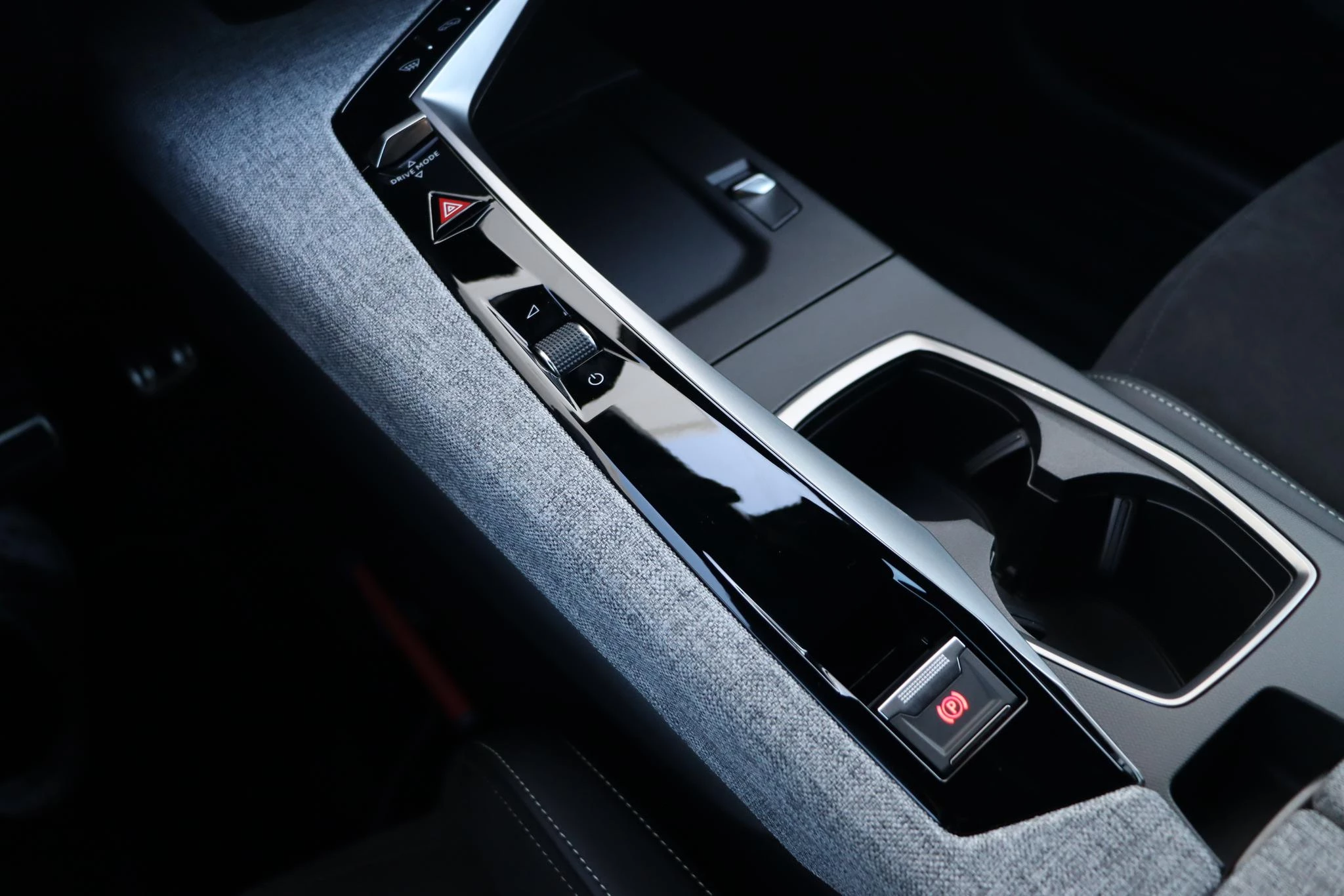Hoofdafbeelding Peugeot e-5008