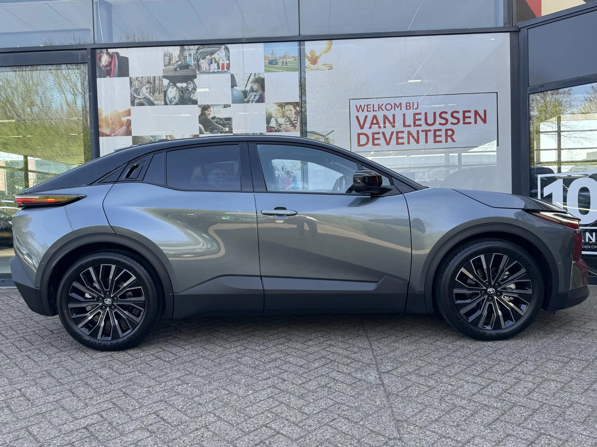 Hoofdafbeelding Toyota C-HR+