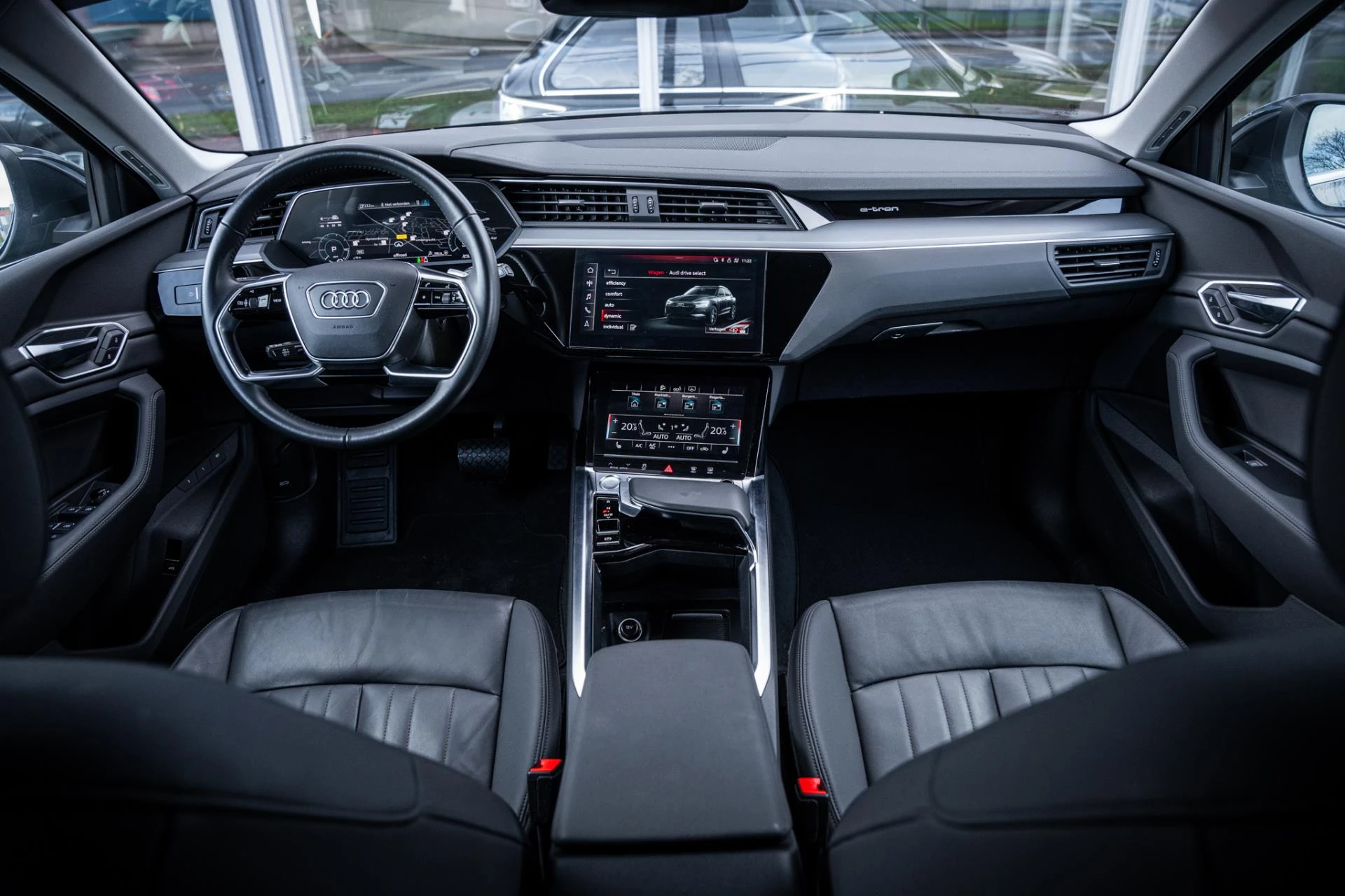 Hoofdafbeelding Audi e-tron