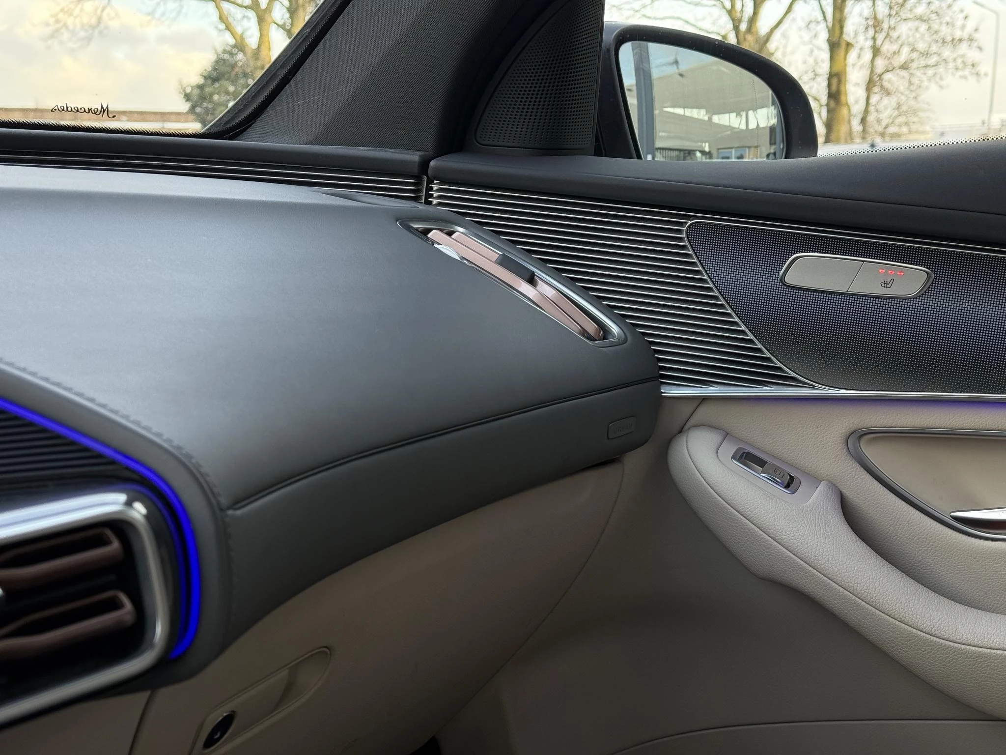 Hoofdafbeelding Mercedes-Benz EQC